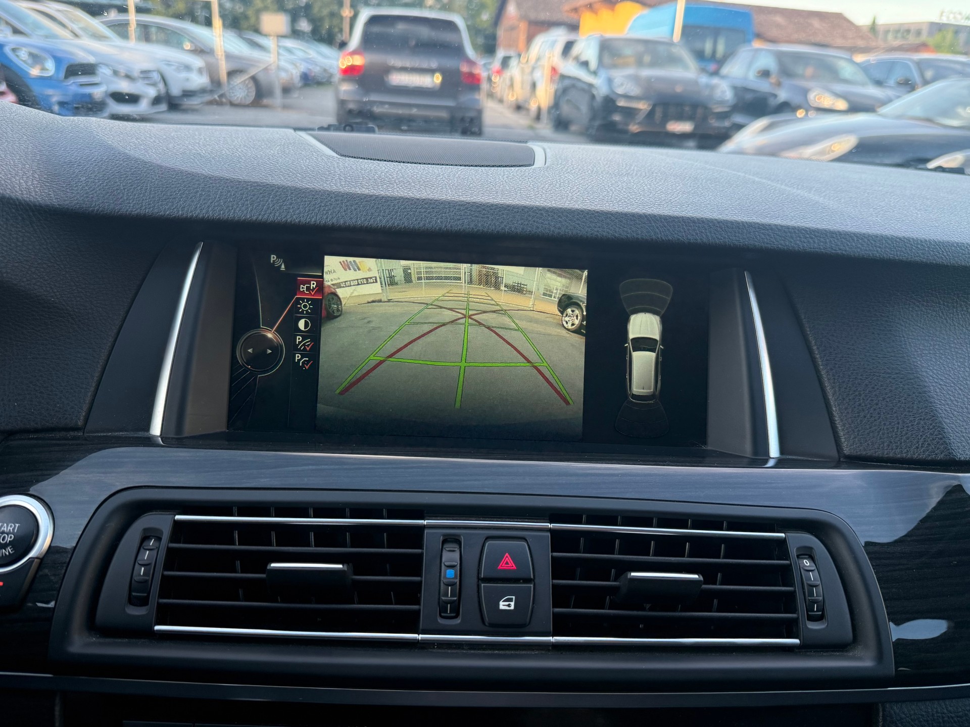 BMW 530d Touring xDrive Luxury Line Steptronic / Frisch ab MFK / Keyless Go / Head-Up Display / 360° Kamera / HiFi / Facelift-image-9