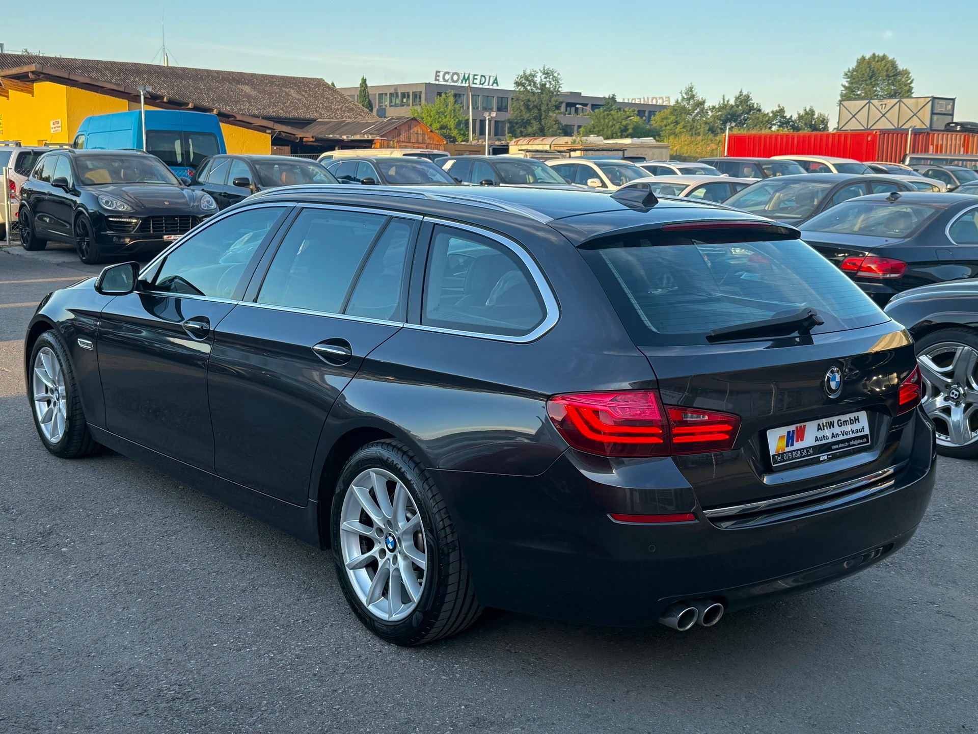 BMW 530d Touring xDrive Luxury Line Steptronic / Frisch ab MFK / Keyless Go / Head-Up Display / 360° Kamera / HiFi / Facelift-image-5
