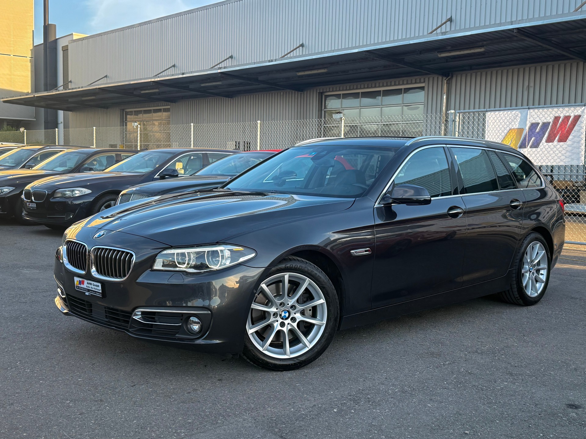 BMW 530d Touring xDrive Luxury Line Steptronic / Frisch ab MFK / Keyless Go / Head-Up Display / 360° Kamera / HiFi / Facelift-image-0