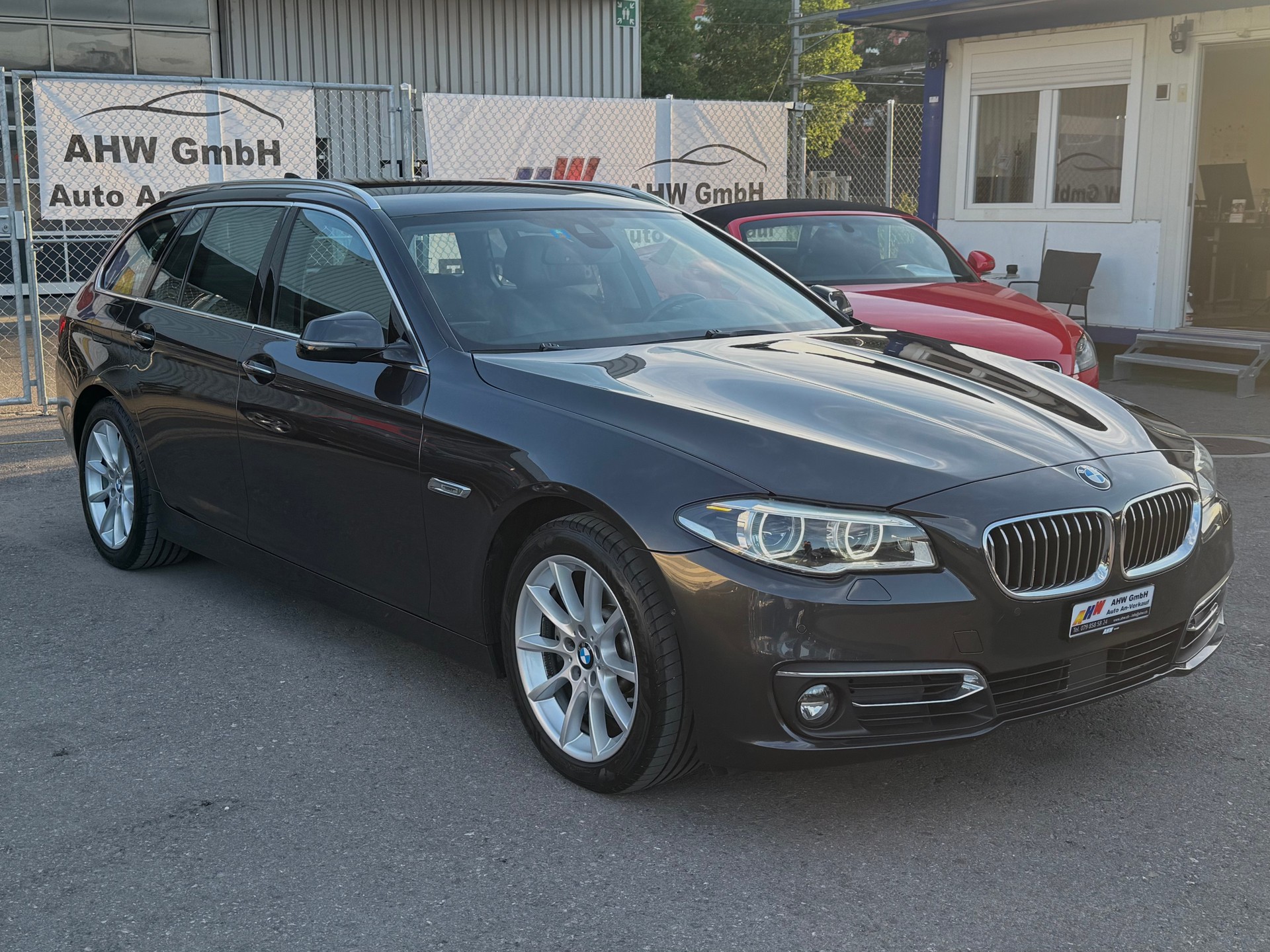 BMW 530d Touring xDrive Luxury Line Steptronic / Frisch ab MFK / Keyless Go / Head-Up Display / 360° Kamera / HiFi / Facelift-image-2