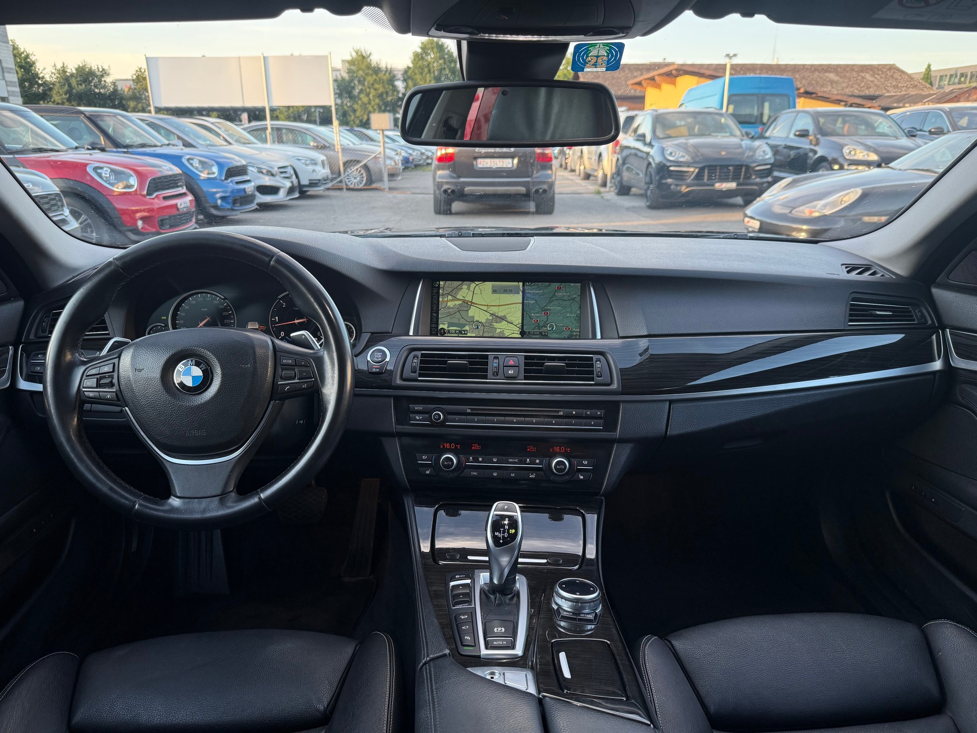 BMW 530d Touring xDrive Luxury Line Steptronic / Frisch ab MFK / Keyless Go / Head-Up Display / 360° Kamera / HiFi / Facelift-image-8