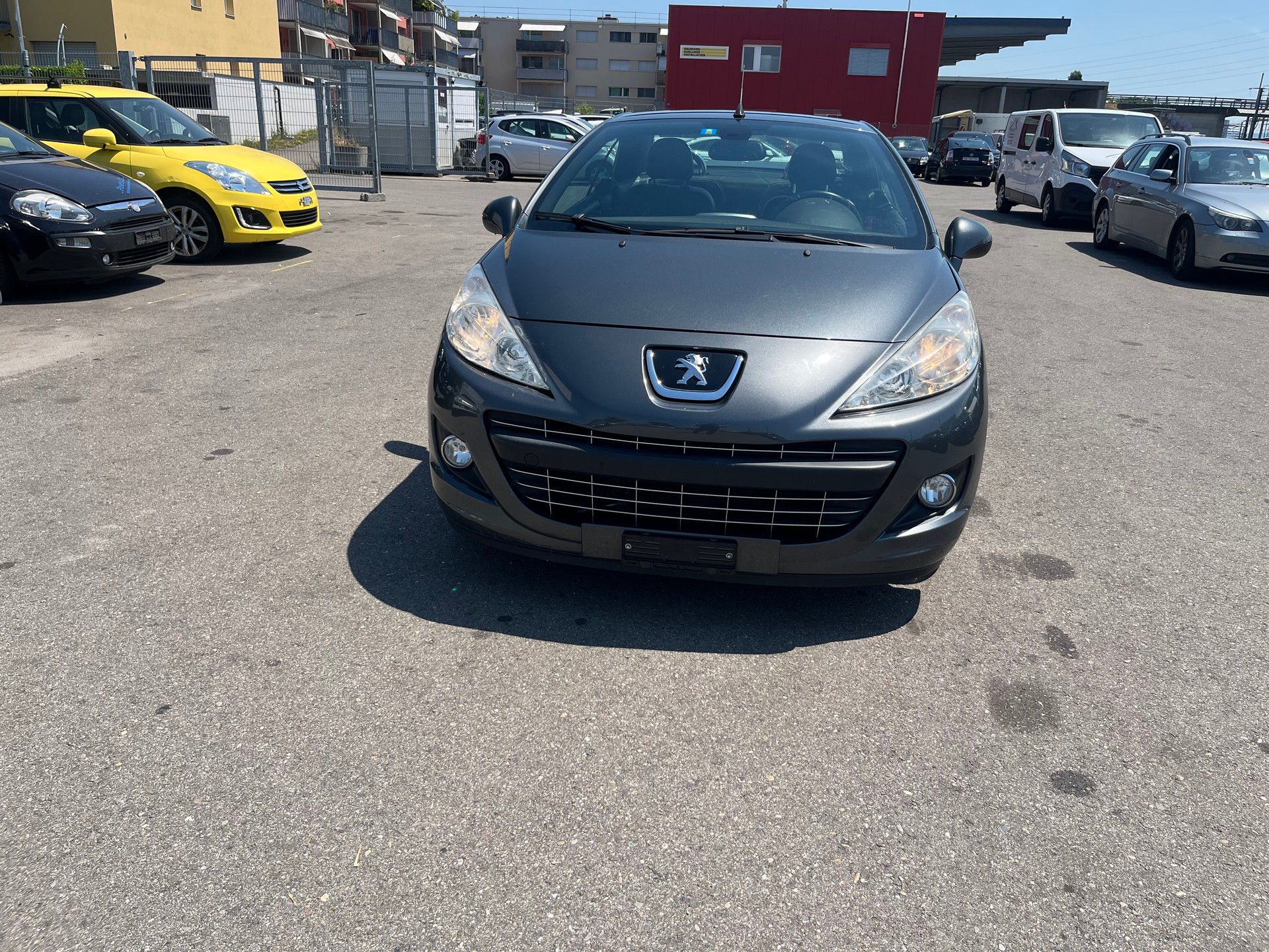 PEUGEOT 207 CC 1.6 16V Turbo Swiss Edition-image-1
