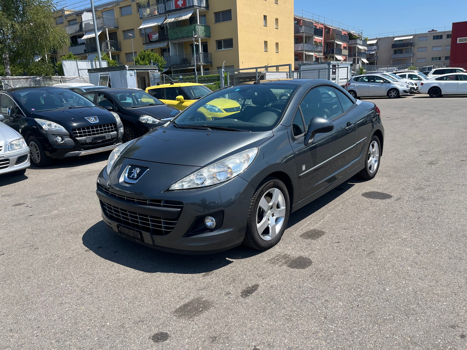 PEUGEOT 207 CC 1.6 16V Turbo Swiss Edition-image-3