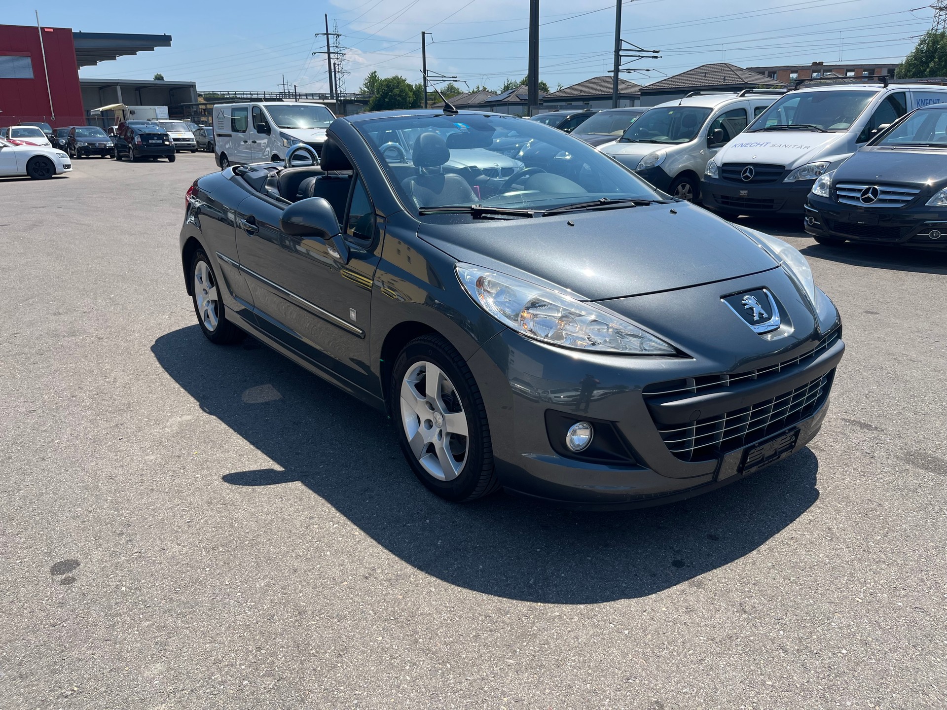 PEUGEOT 207 CC 1.6 16V Turbo Swiss Edition-image-11