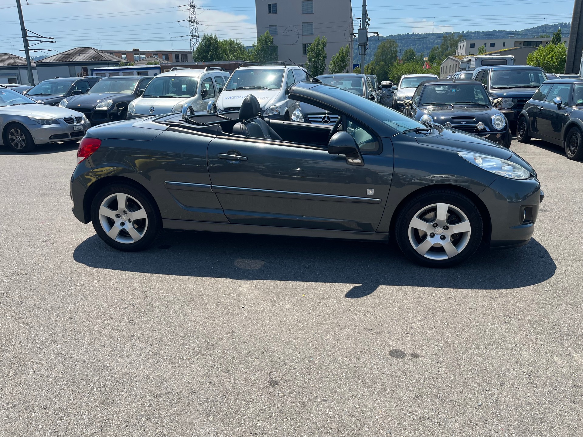 PEUGEOT 207 CC 1.6 16V Turbo Swiss Edition-image-5