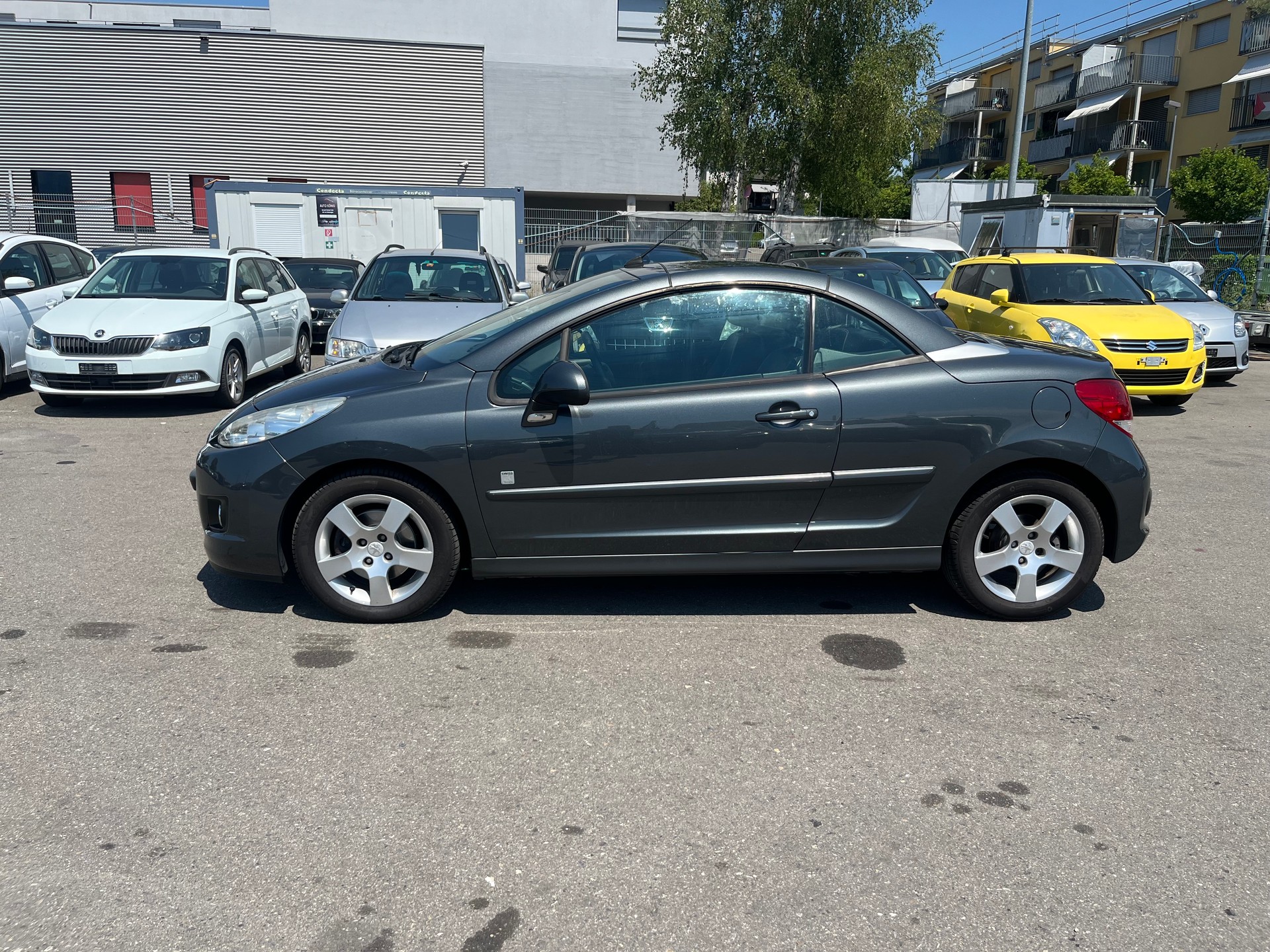 PEUGEOT 207 CC 1.6 16V Turbo Swiss Edition-image-2