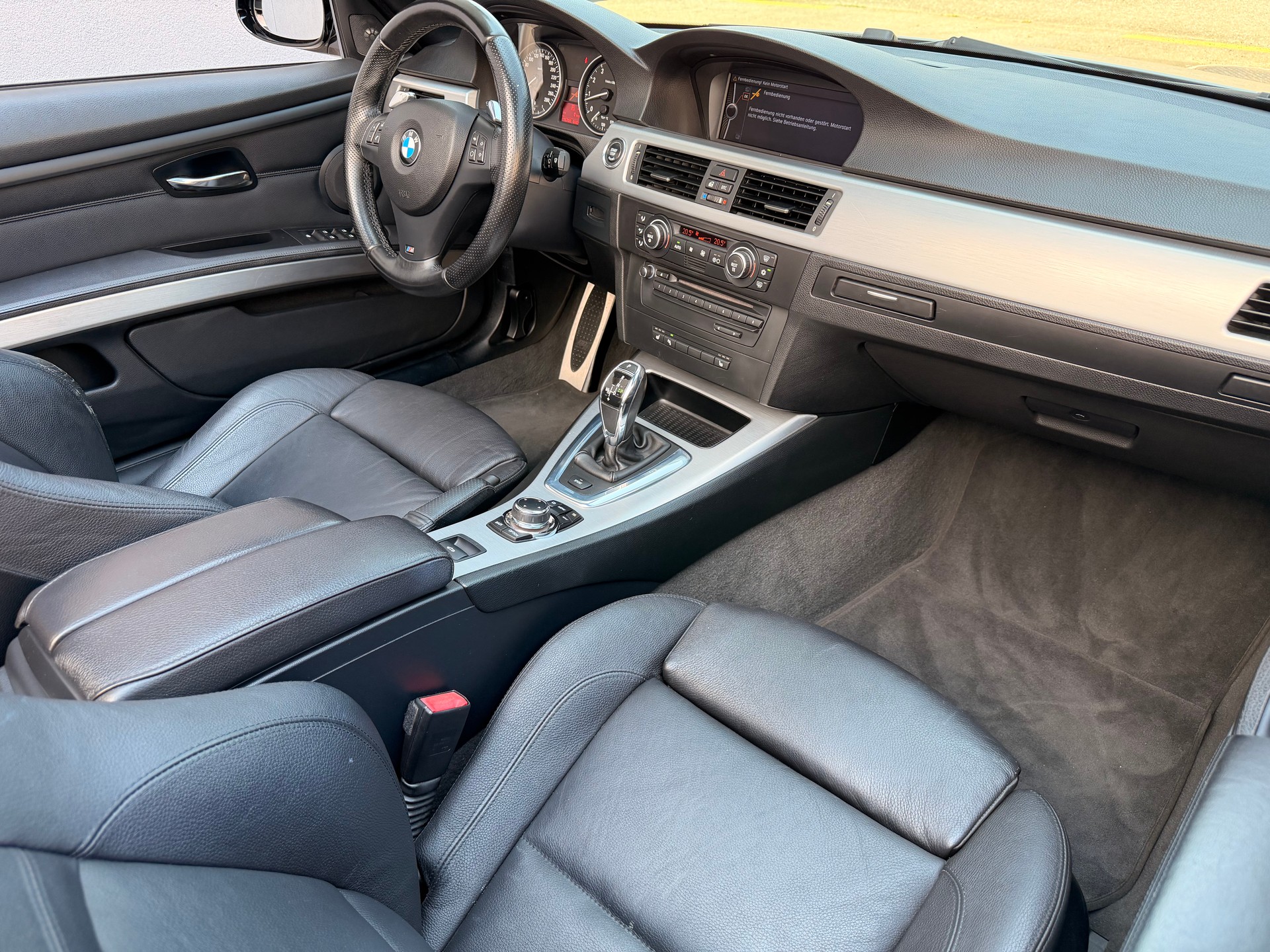 BMW 335i Cabriolet DSG-image-17
