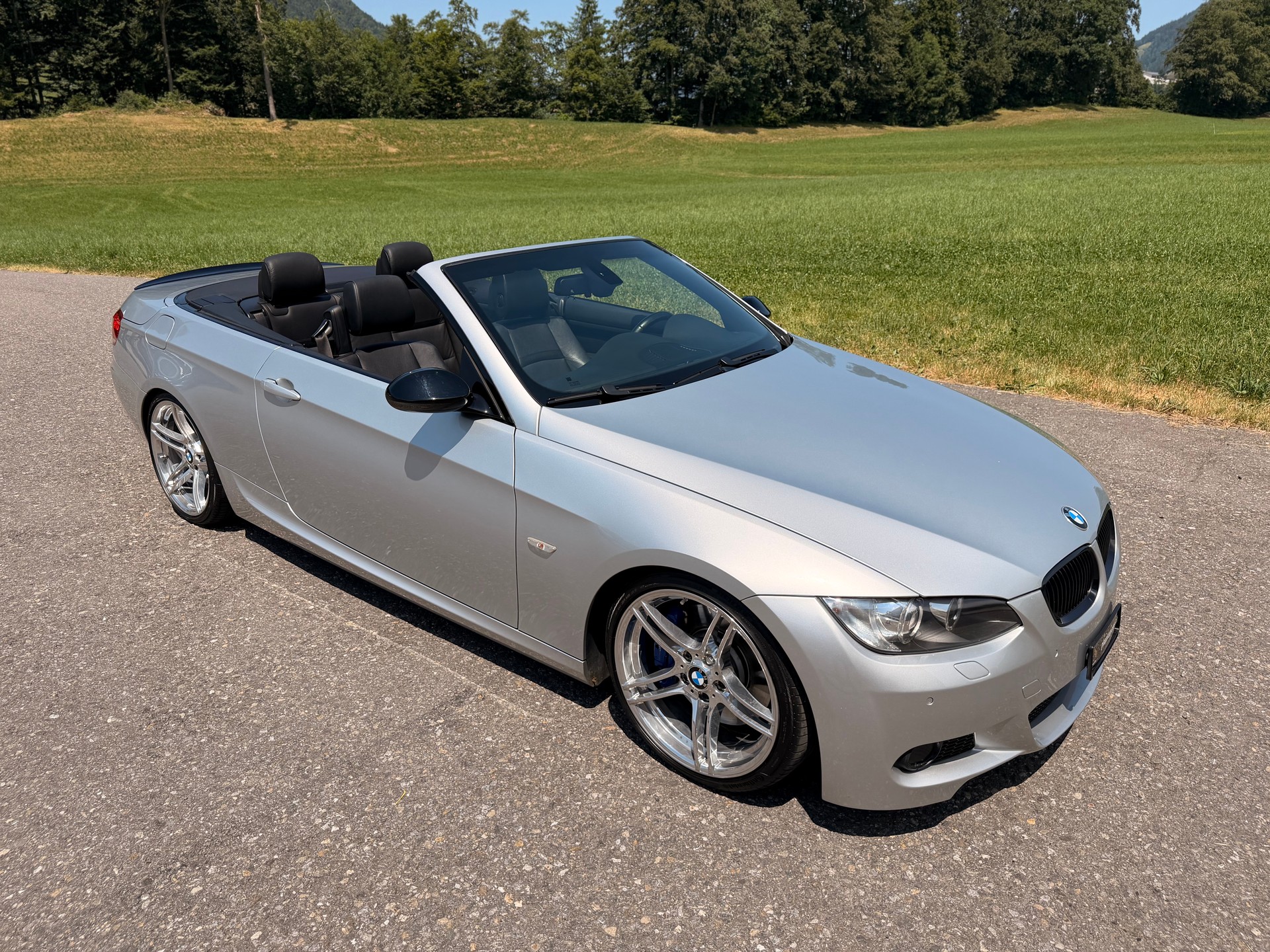 BMW 335i Cabriolet DSG-image-25