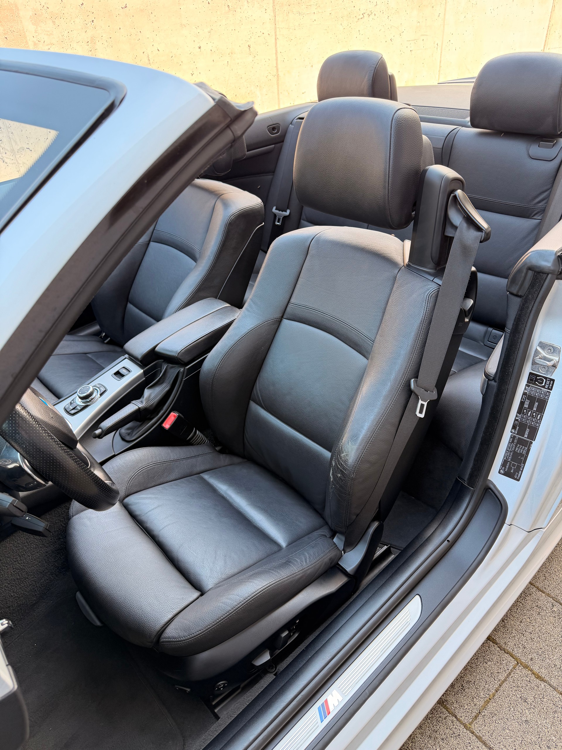 BMW 335i Cabriolet DSG-image-14