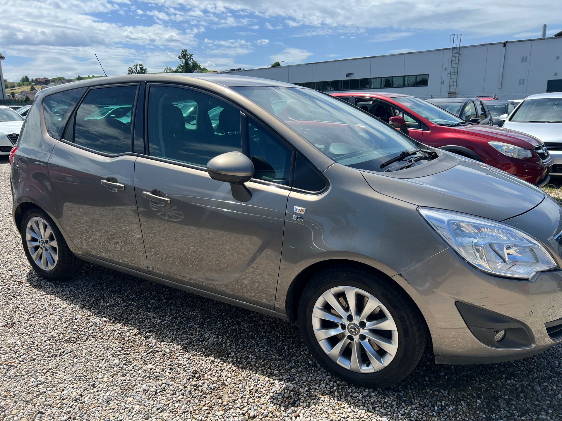 OPEL Meriva 1.4 Turbo Color Edition-image-2