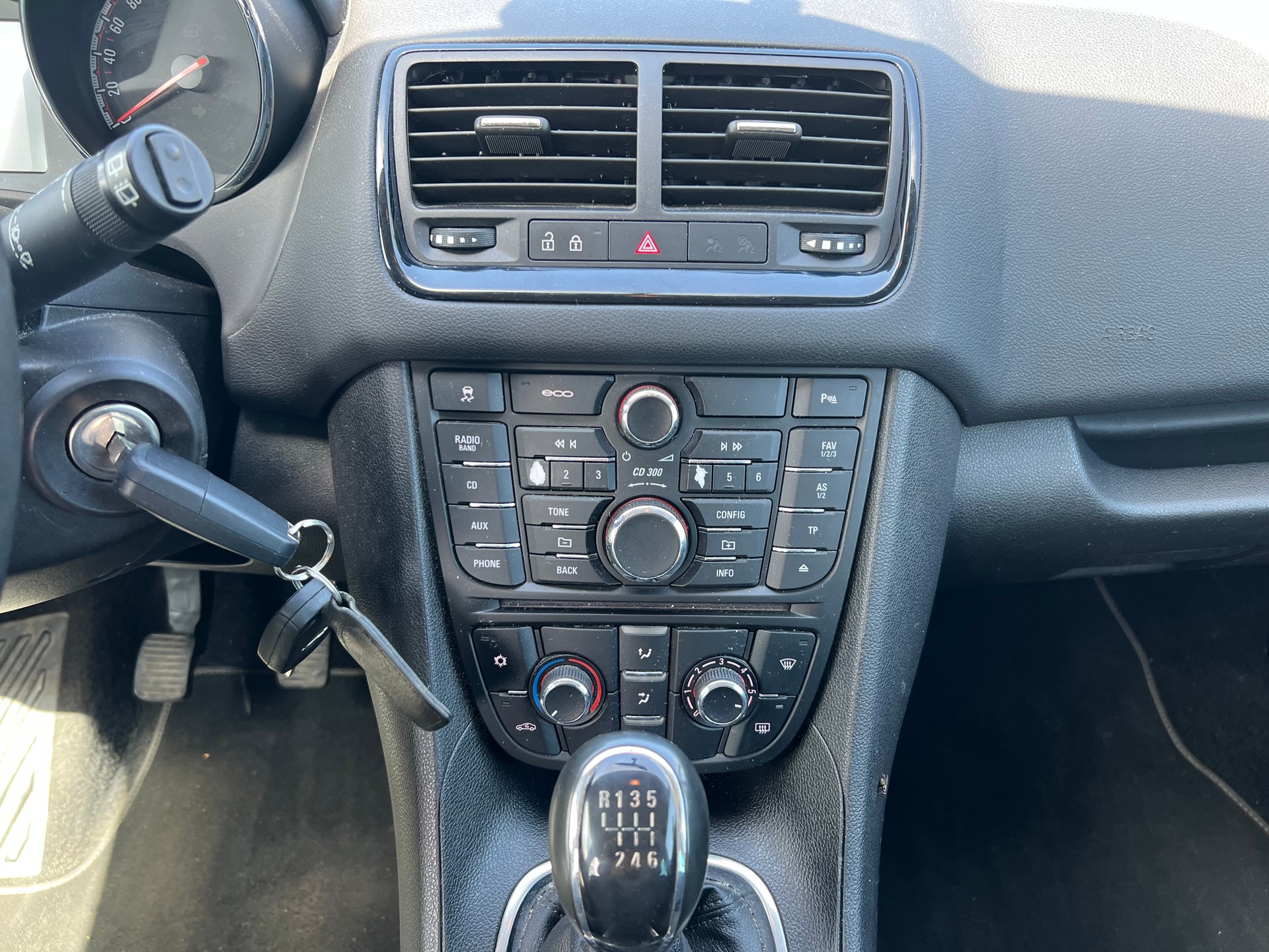 OPEL Meriva 1.4 Turbo Color Edition-image-13