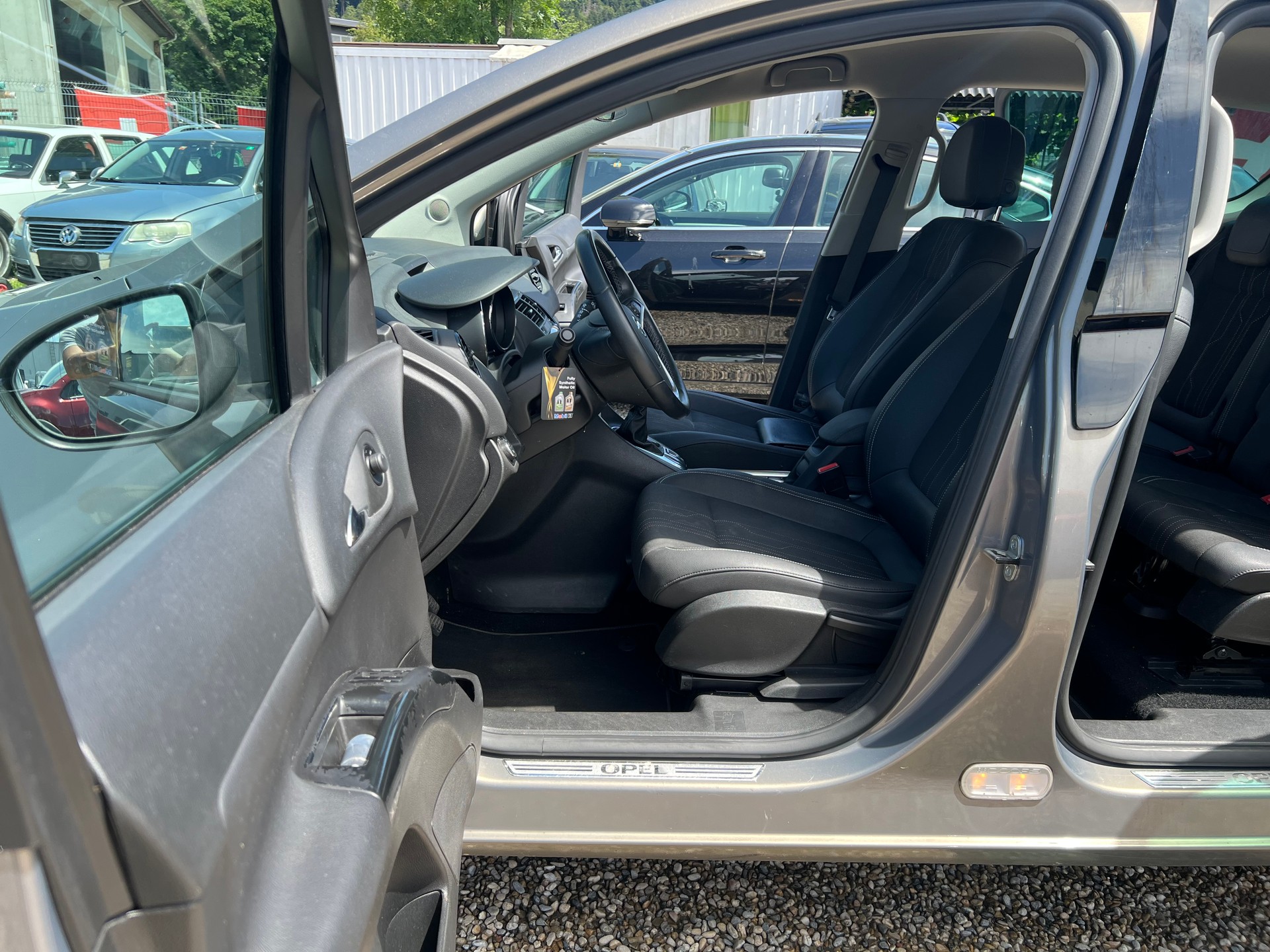 OPEL Meriva 1.4 Turbo Color Edition-image-7