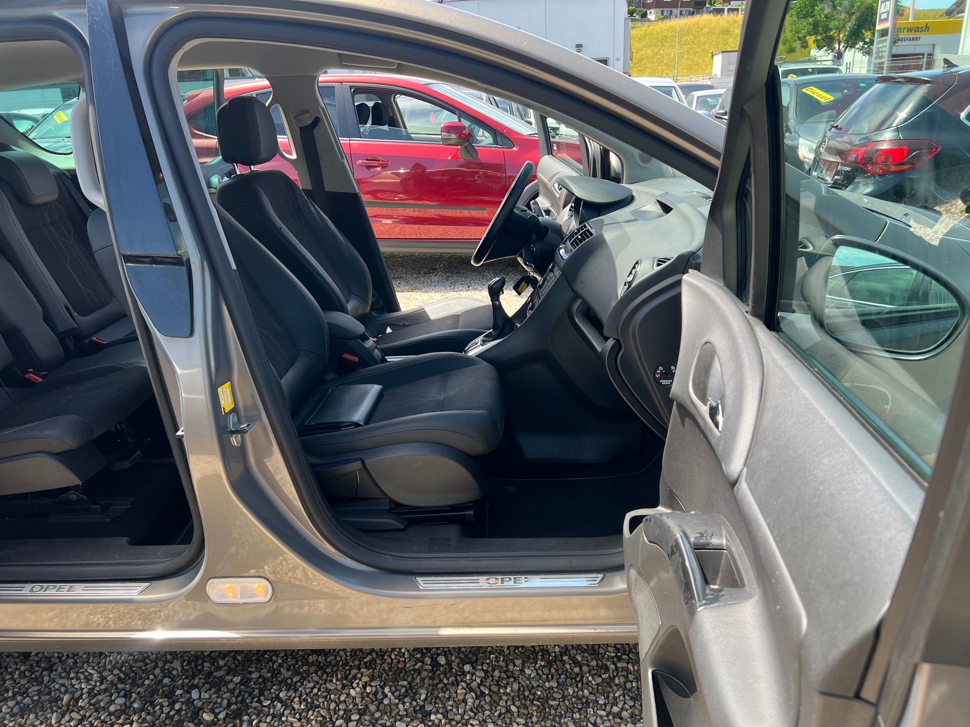 OPEL Meriva 1.4 Turbo Color Edition-image-8
