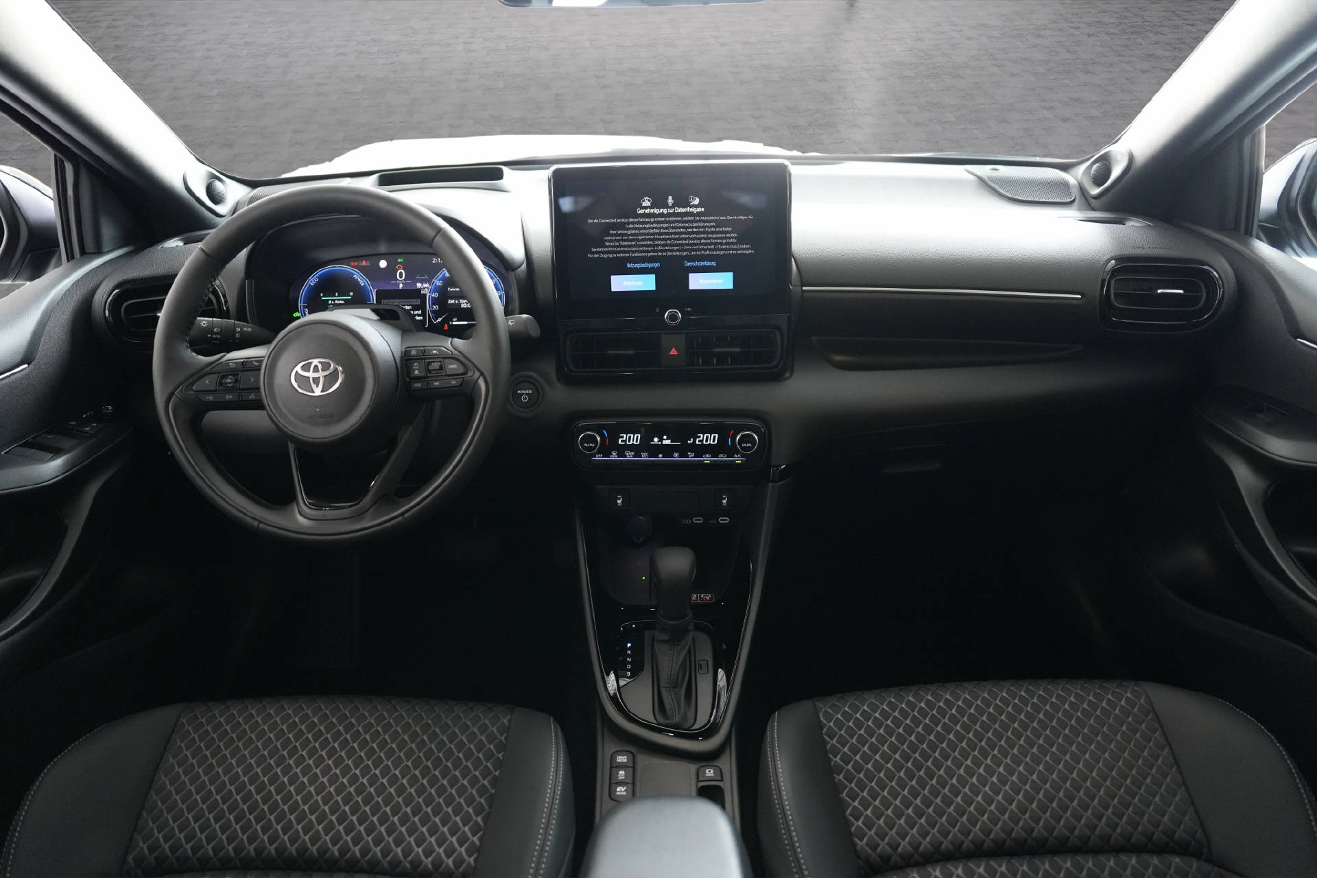 TOYOTA Yaris 1.5 VVT-i HSD Premium-image-7