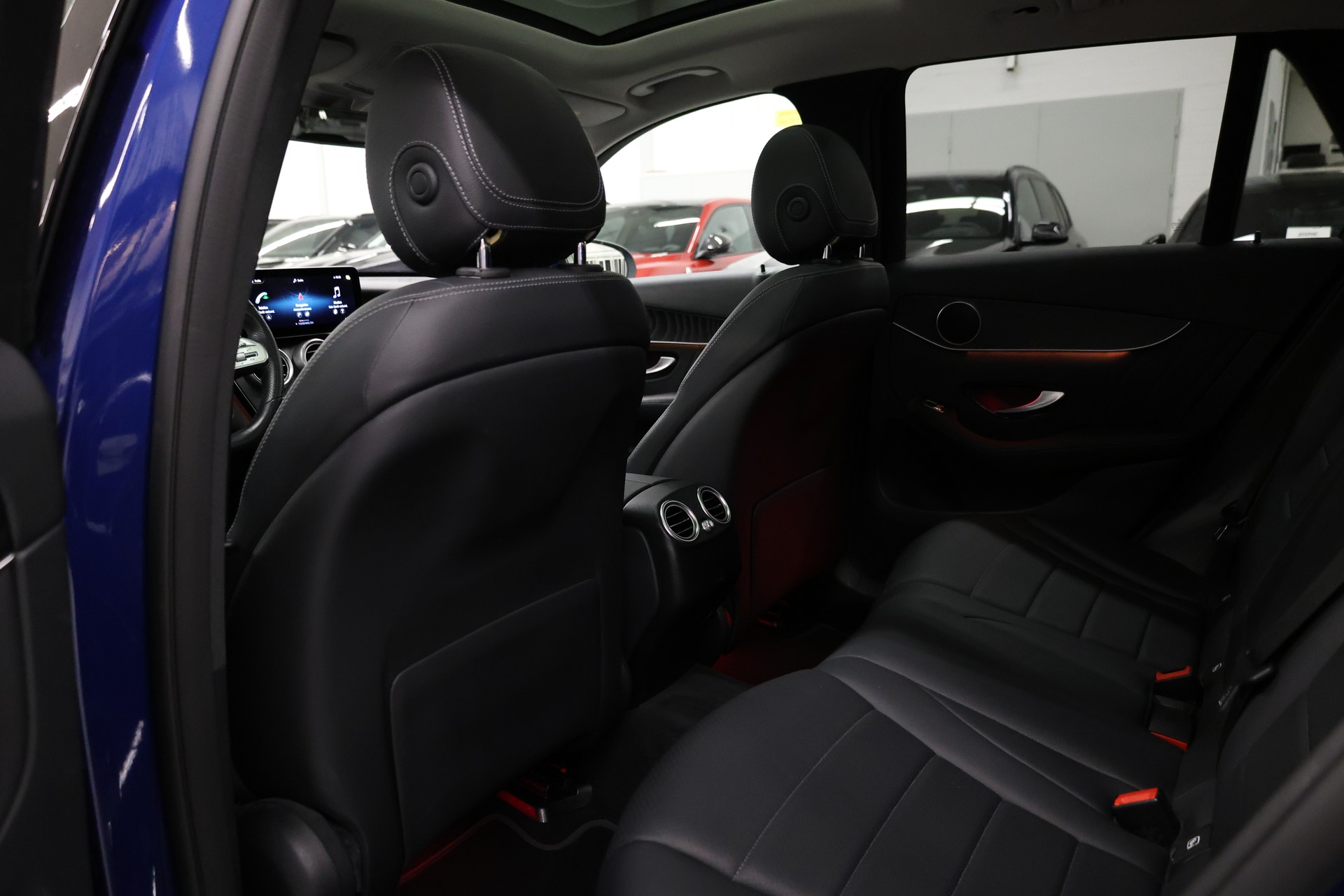 MERCEDES-BENZ GLC 220 d AMG Line 4m-image-23