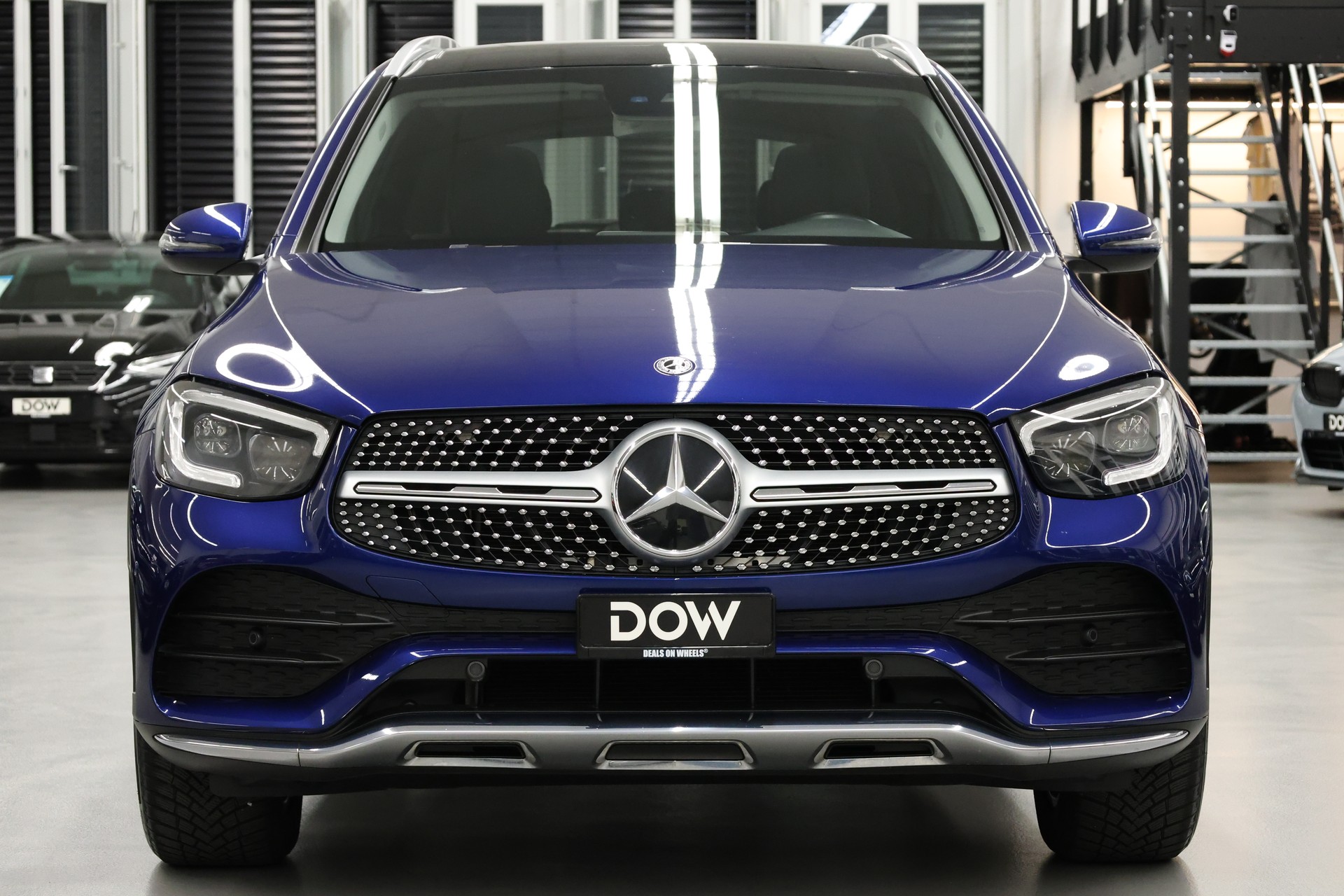 MERCEDES-BENZ GLC 220 d AMG Line 4m-image-4