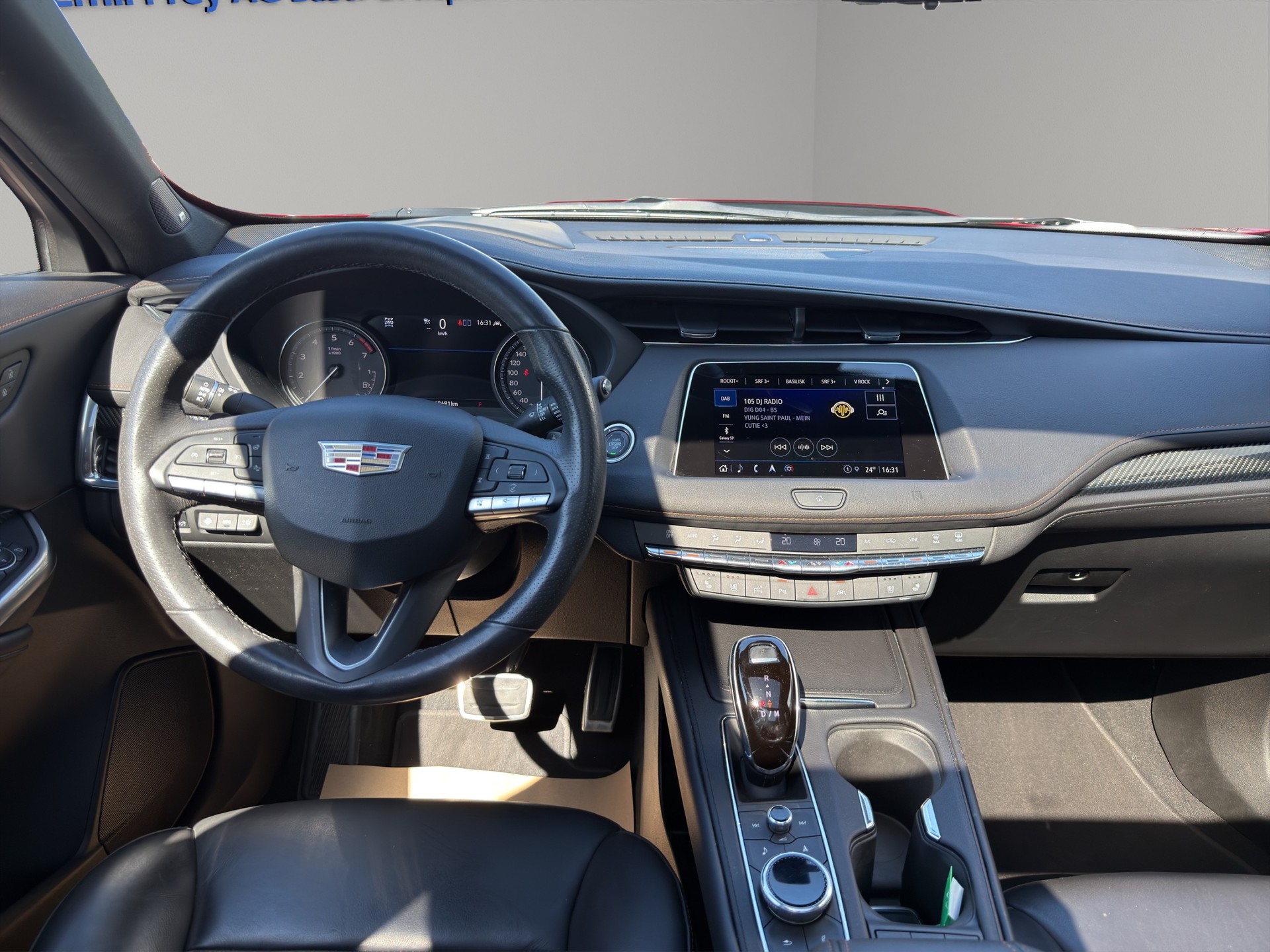 CADILLAC XT4 2.0 T Sport AWD-showroom-element-3