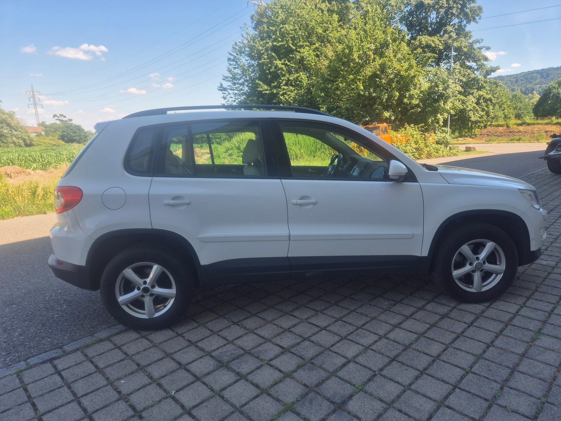 VW Tiguan 2.0 TDI Track&Field Tiptronic-image-3