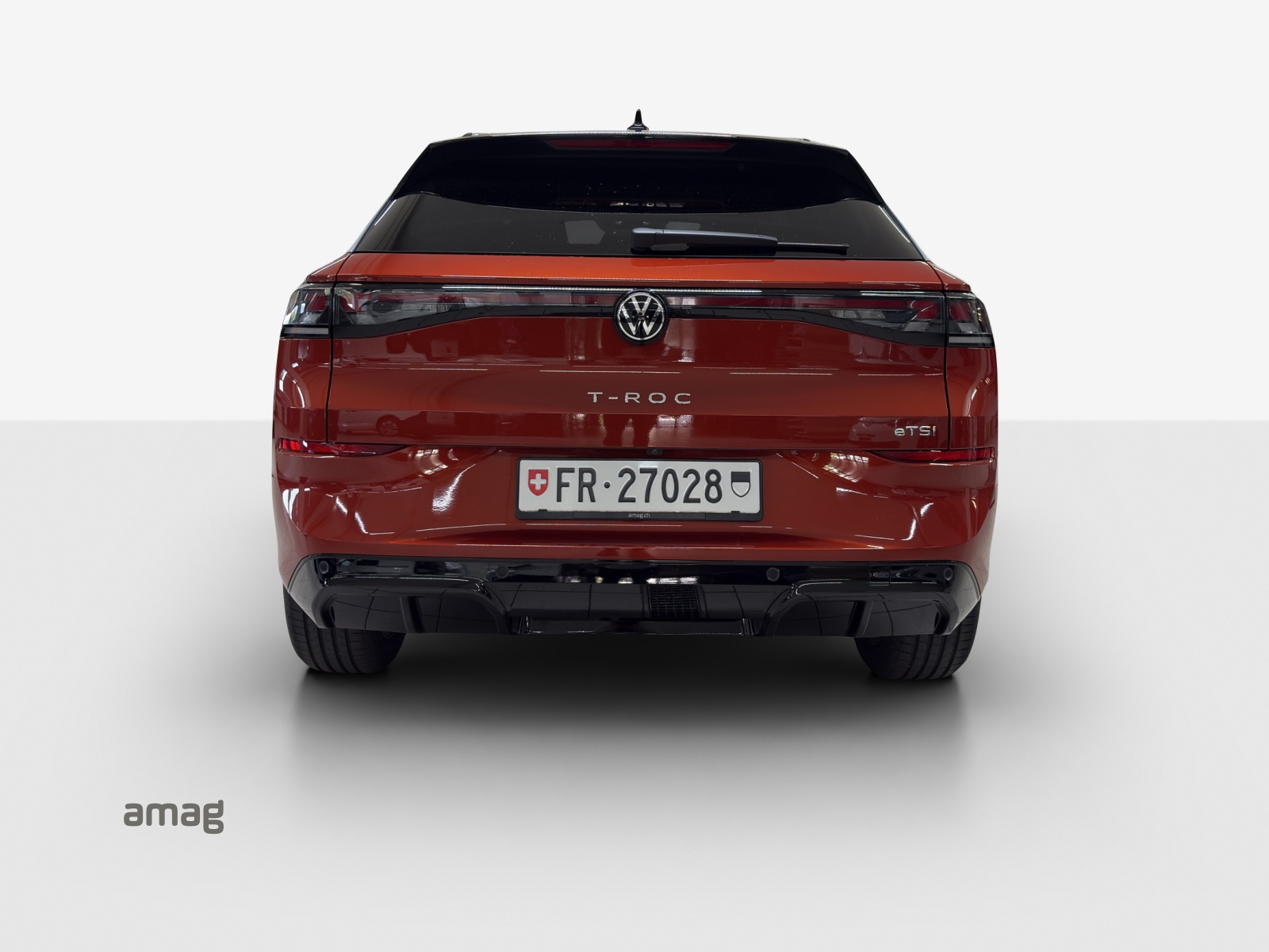 VW T-Roc 1.5 eTSI mHEV R-Line DSG-showroom-element-3