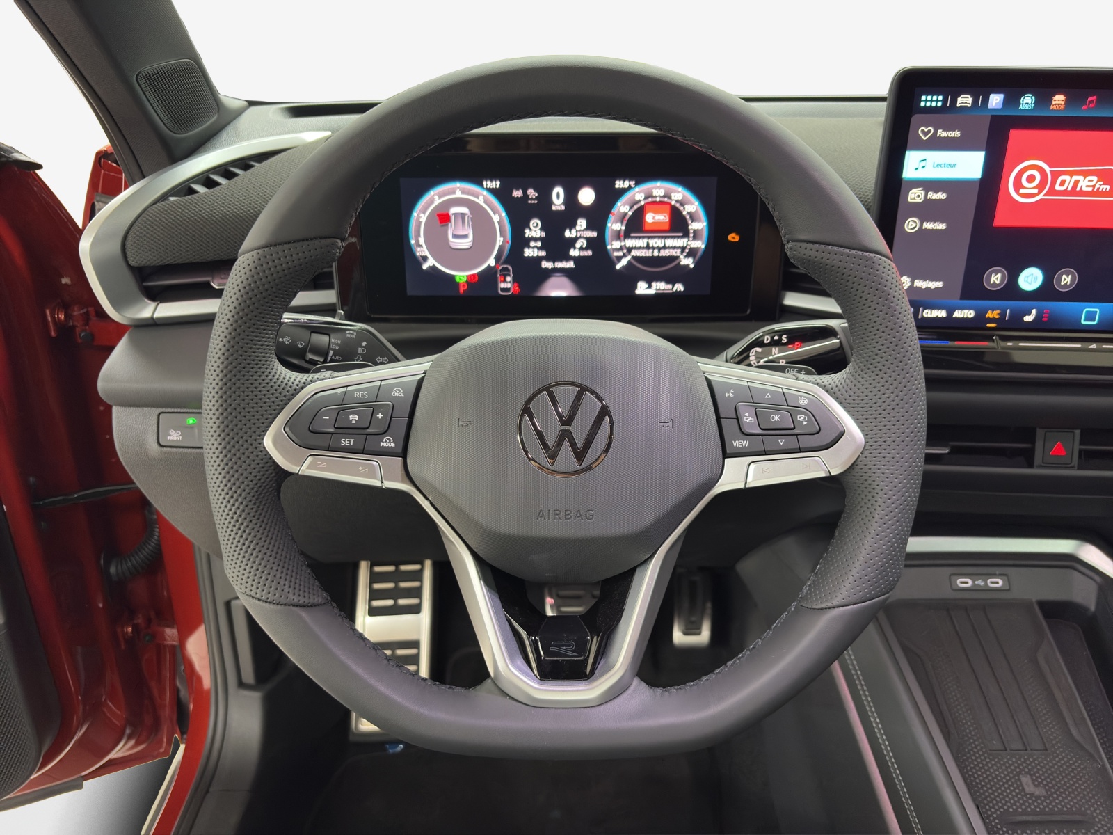 VW T-Roc 1.5 eTSI mHEV R-Line DSG-image-9