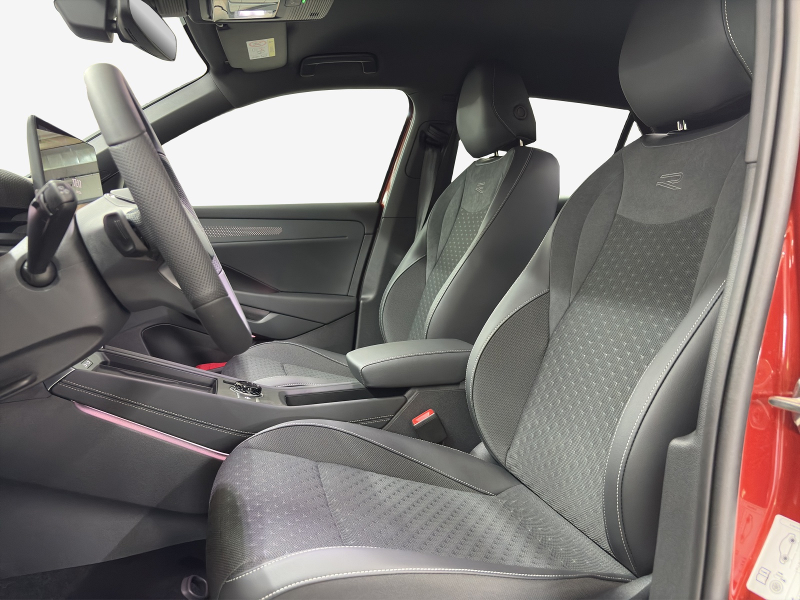 VW T-Roc 1.5 eTSI mHEV R-Line DSG-image-7