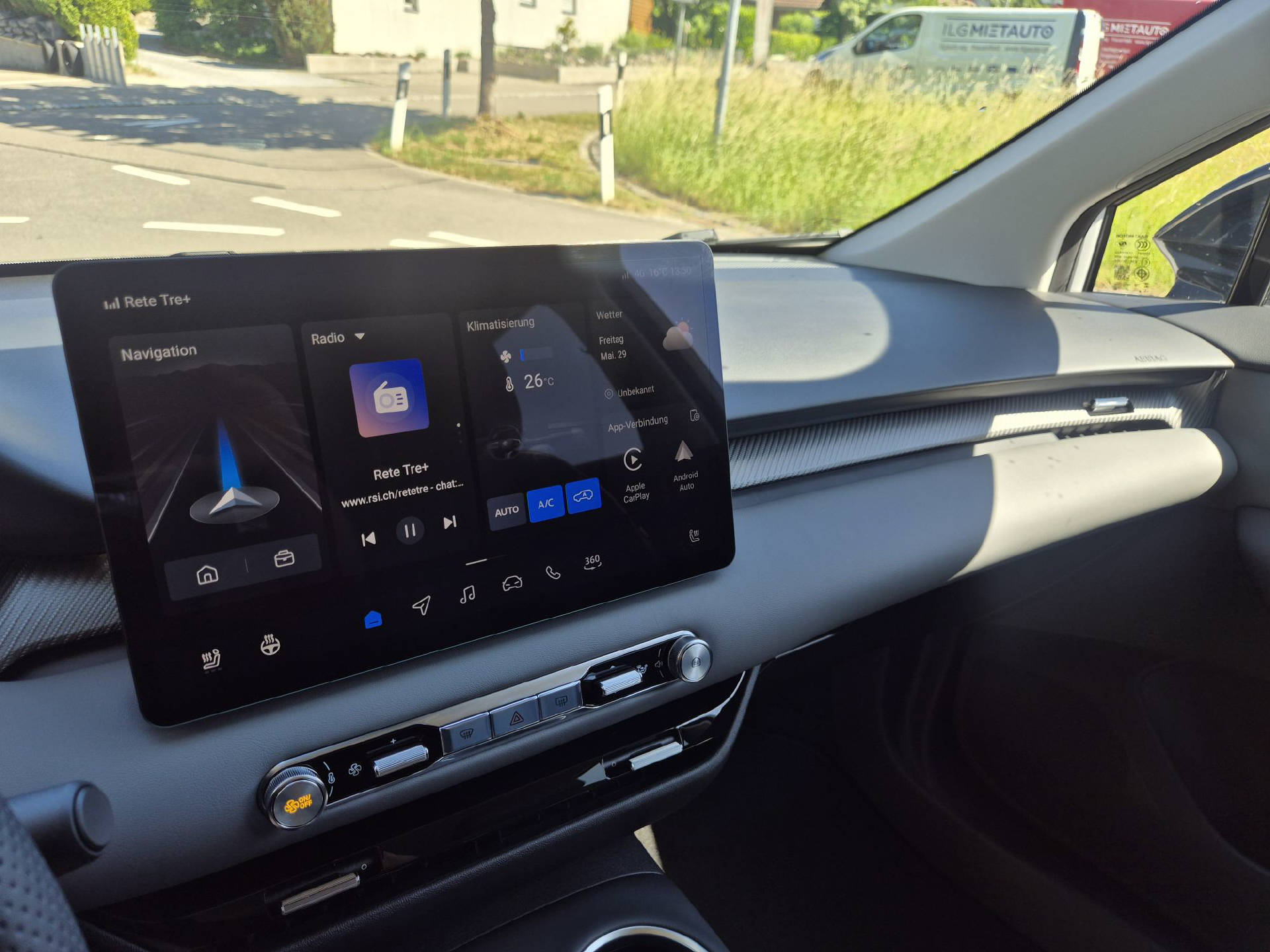 MG 4 64kWh Premium-image-9