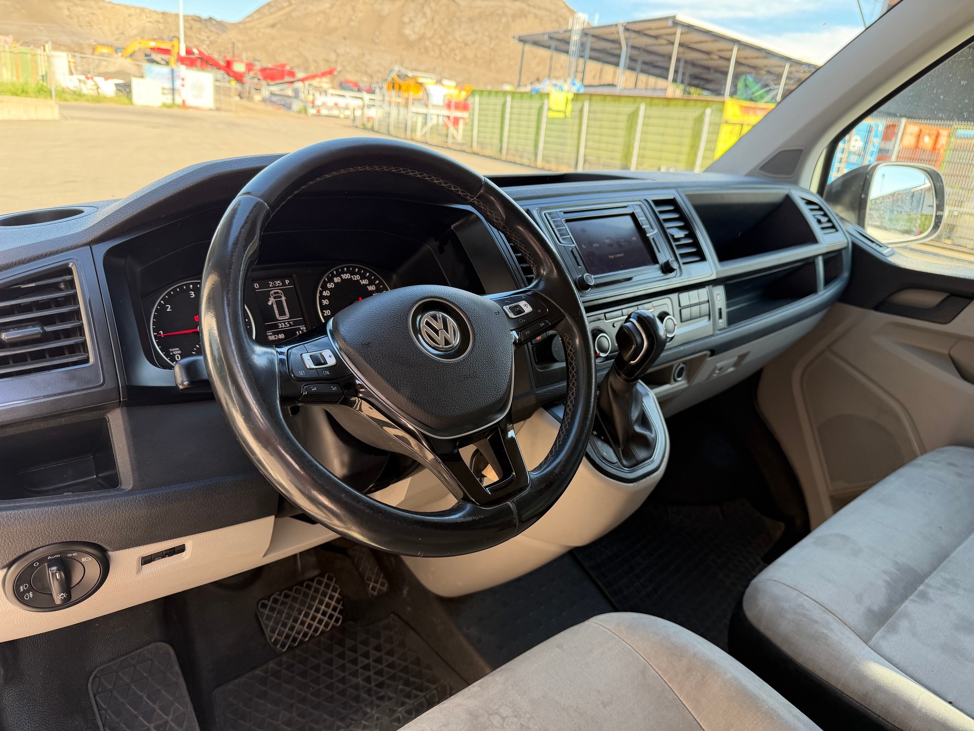VW T6 2.0 TDI DSG | Frisch ab MFK | Frisch ab Service | Navi | Parksensoren | Klima | Dachträger-image-12