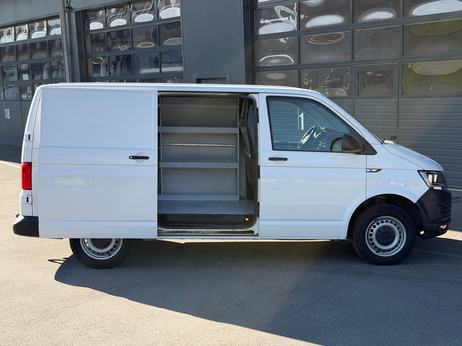 VW T6 2.0 TDI DSG | Frisch ab MFK | Frisch ab Service | Navi | Parksensoren | Klima | Dachträger-image-8