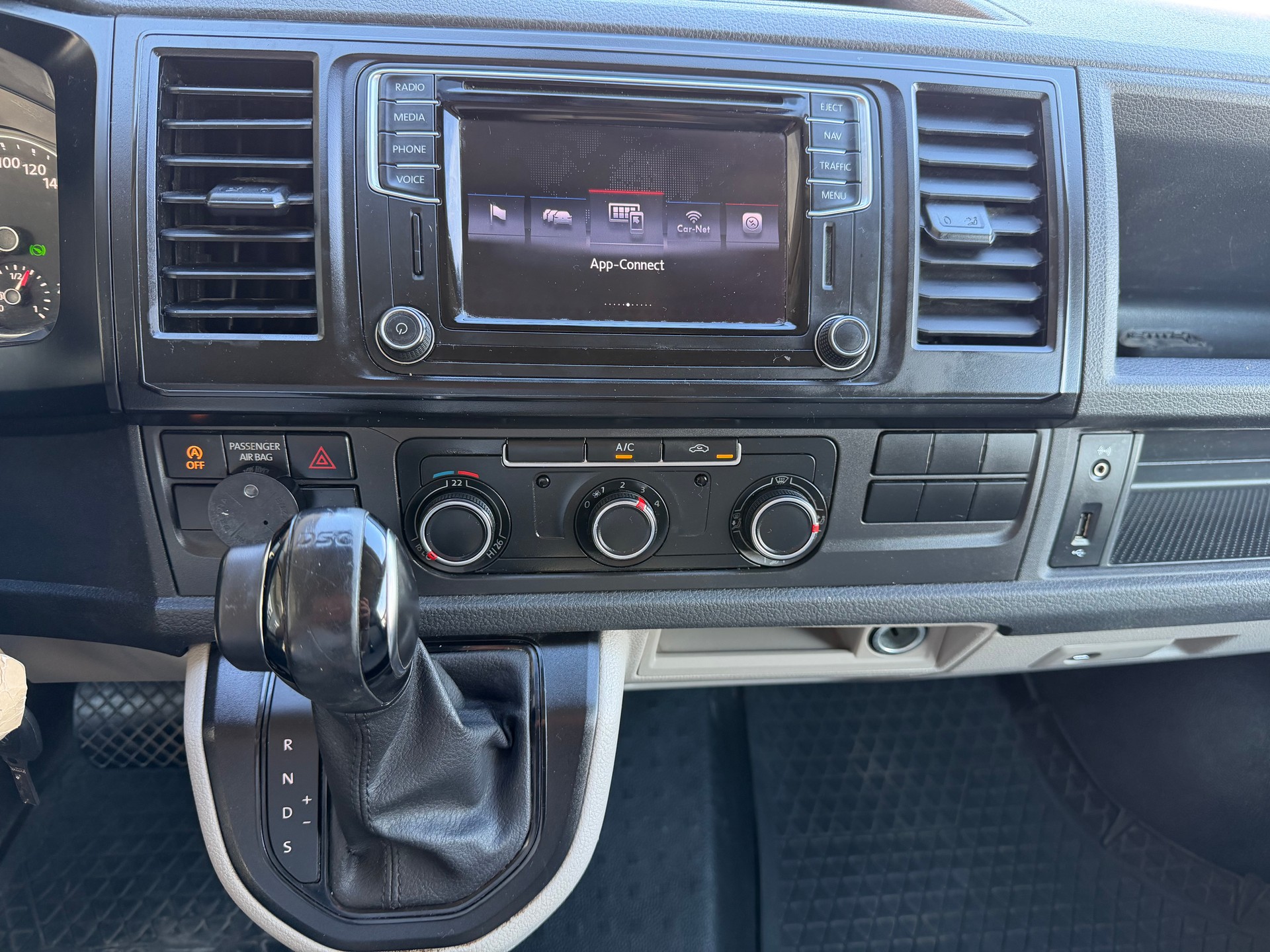 VW T6 2.0 TDI DSG | Frisch ab MFK | Frisch ab Service | Navi | Parksensoren | Klima | Dachträger-image-14