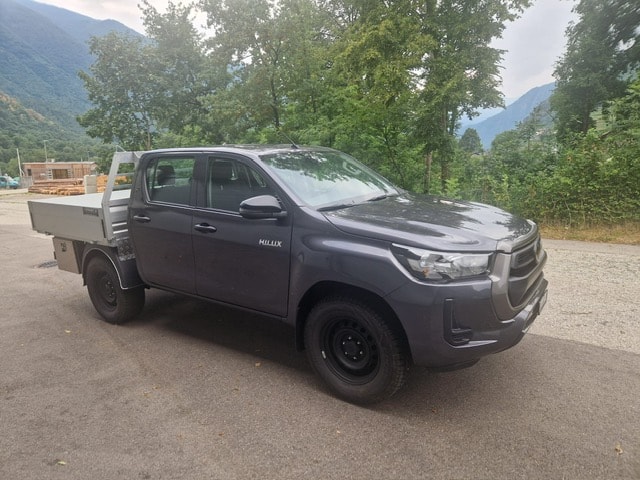 TOYOTA Hilux 2.4D-4D Comfort Double Cab 4x4 - Ponte Fisso in Alluminio "NUOVO" -Gancio Traino KG. 3500-image-1