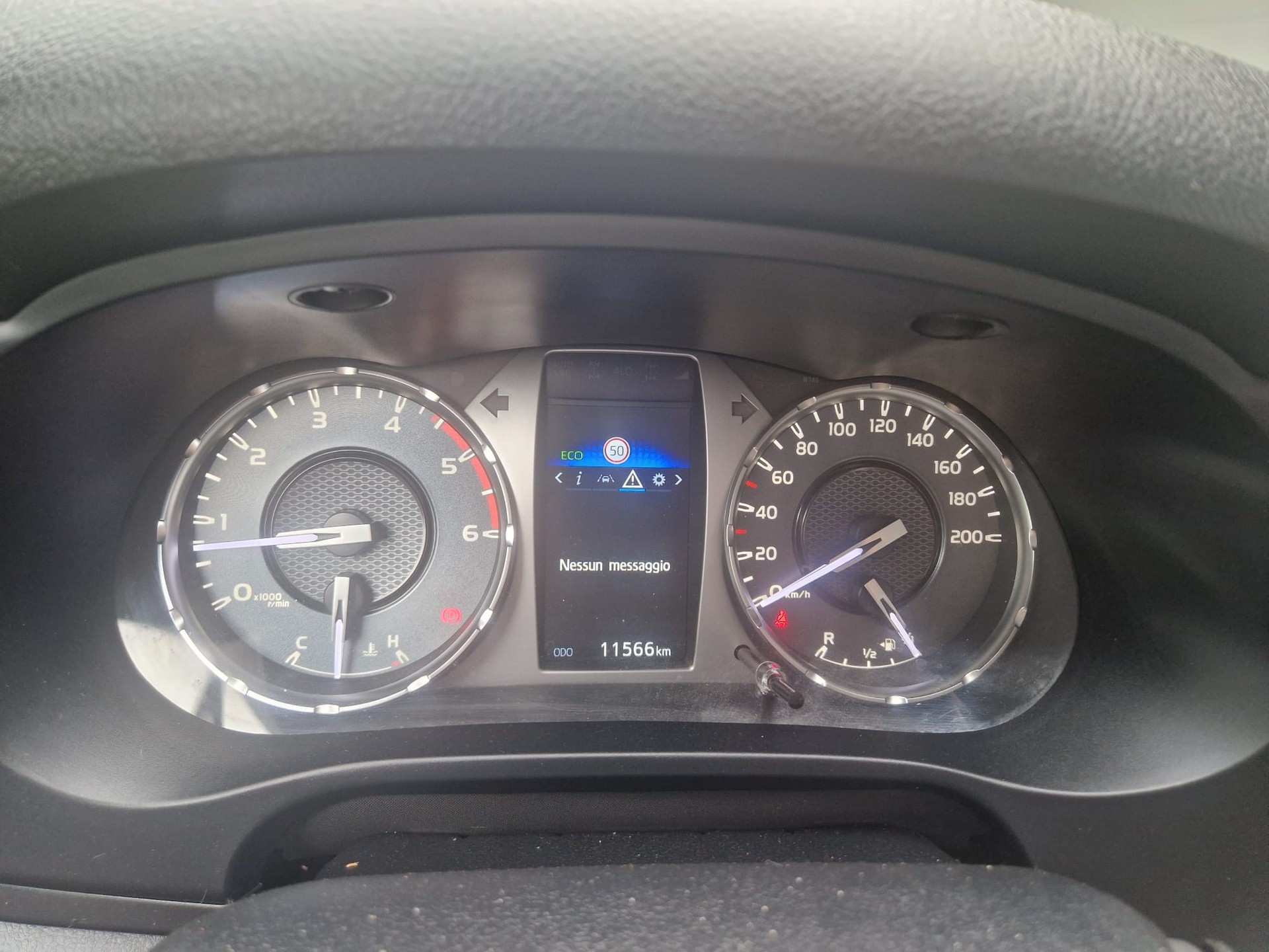 TOYOTA Hilux 2.4D-4D Comfort Double Cab 4x4 - Ponte Fisso in Alluminio "NUOVO" -Gancio Traino KG. 3500-image-9