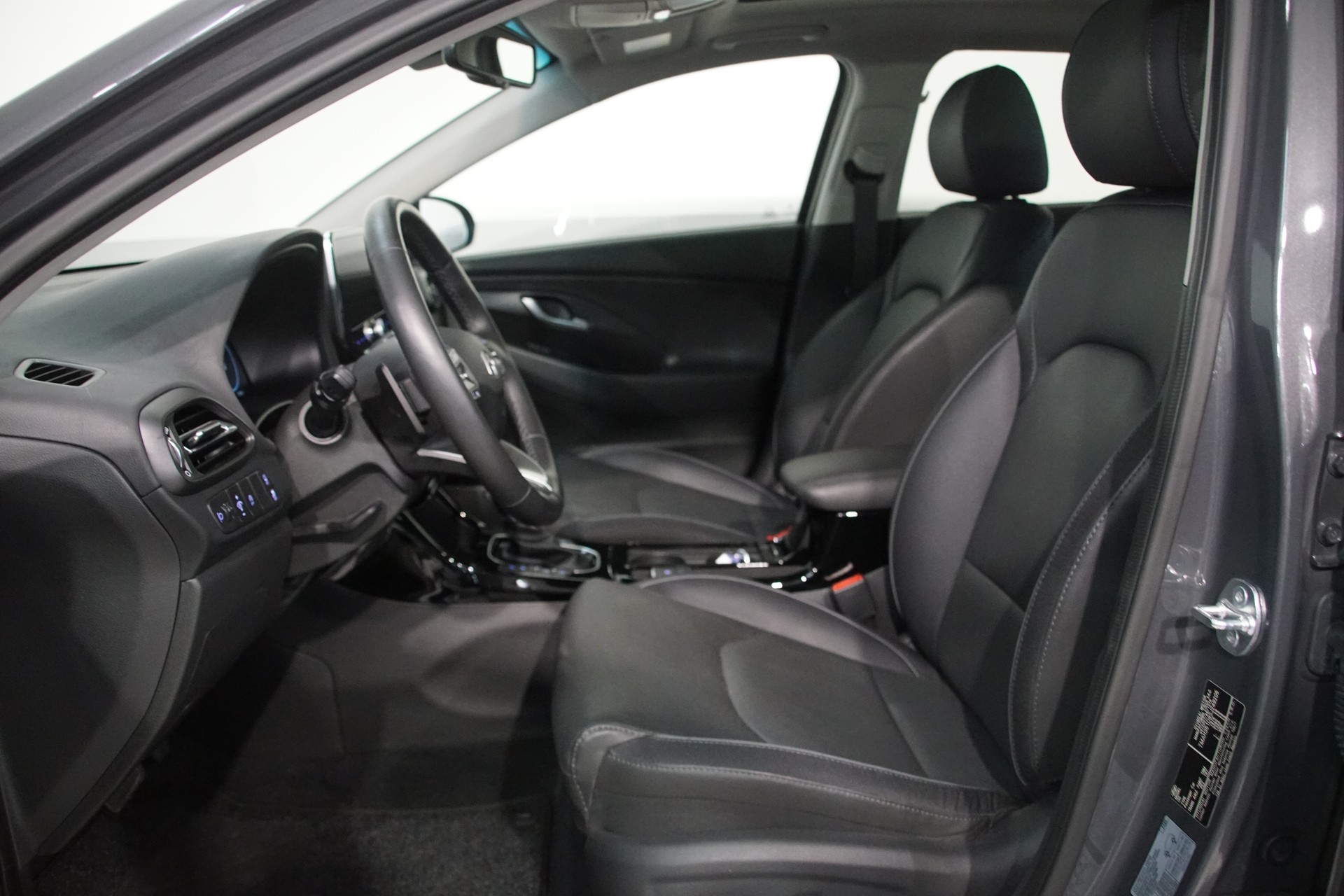 HYUNDAI i30 1.5 T-GDi Vertex 48V MH DCT *swiss*-image-10