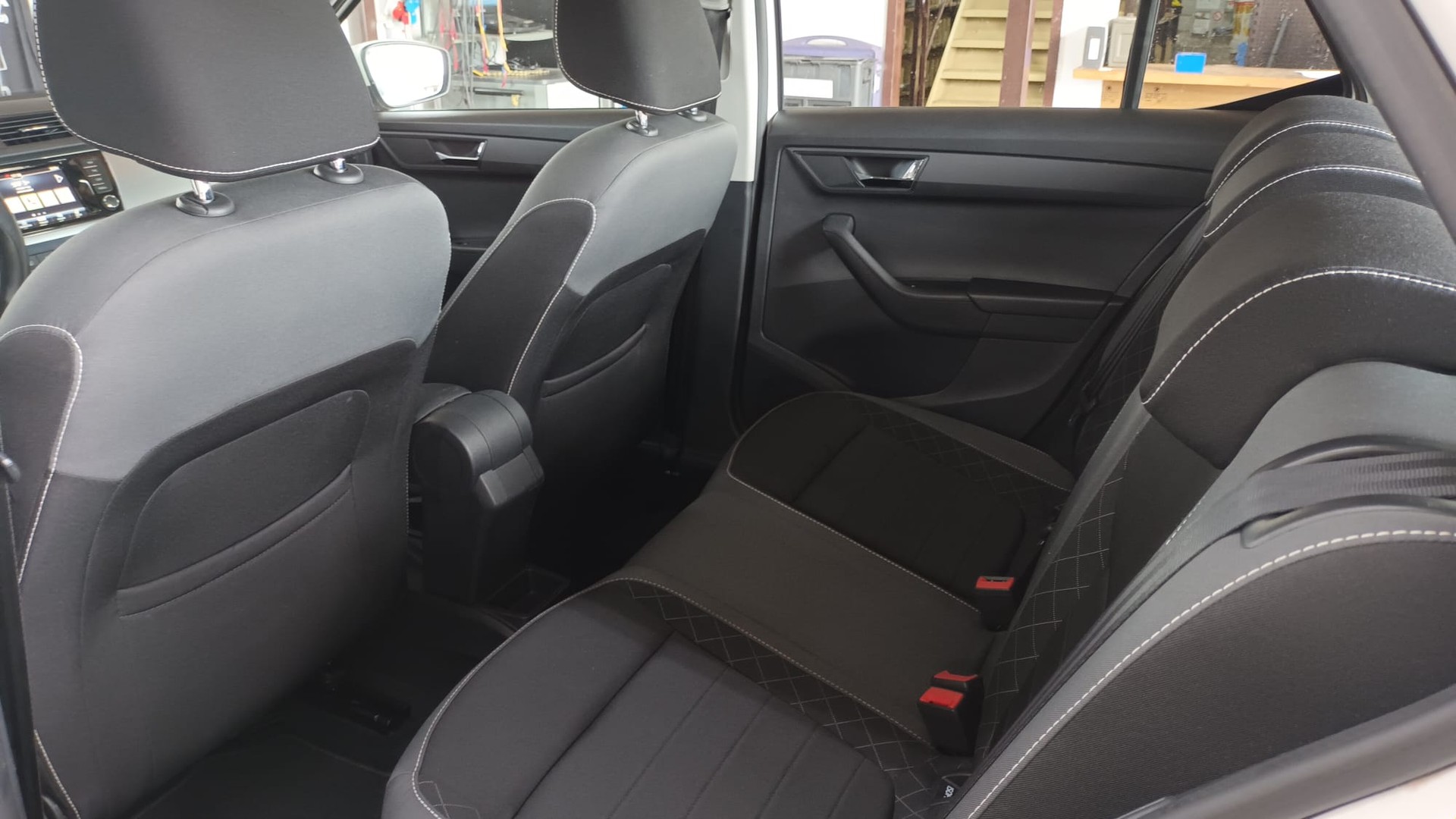 SKODA Fabia 1.0 TSI Ambition DSG-image-14