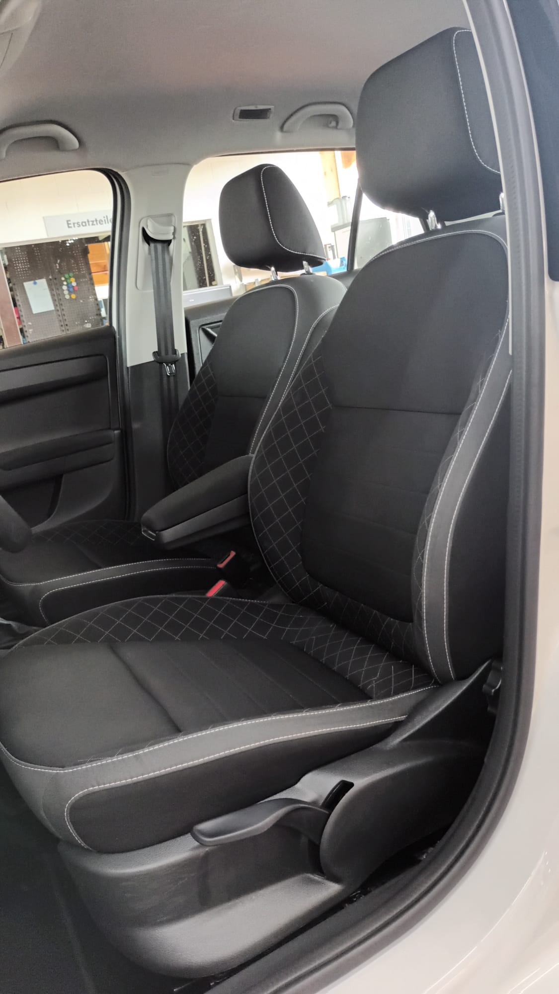 SKODA Fabia 1.0 TSI Ambition DSG-image-12