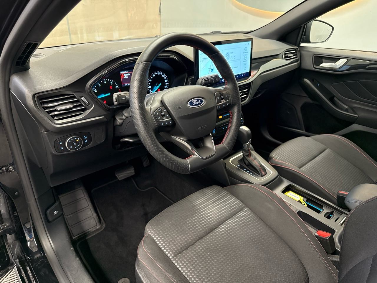FORD Focus 1.0 MHEV ST-Line Automat-image-2
