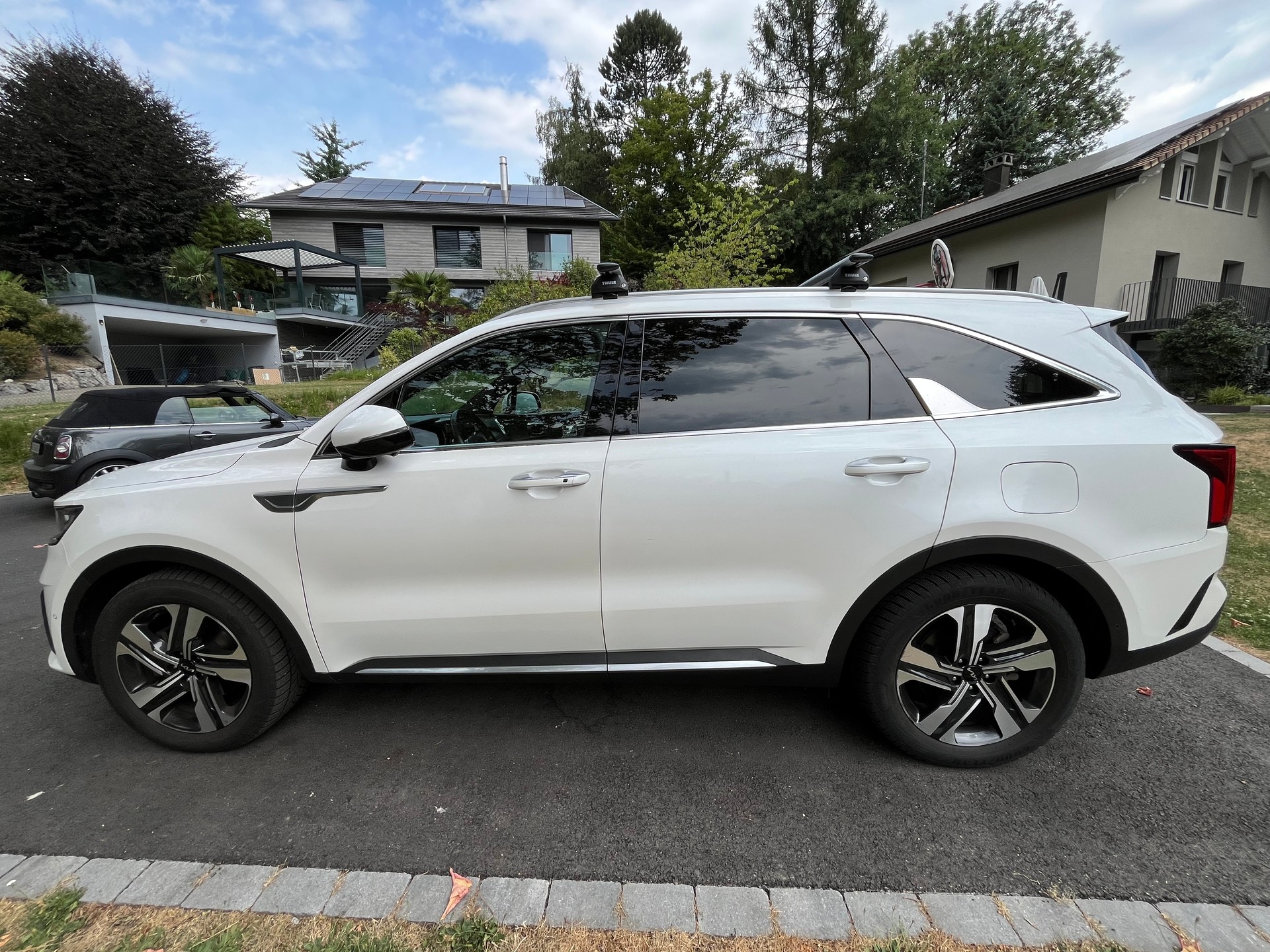KIA 1.6 T-GDi Plug-in Hybrid 7P-image-1