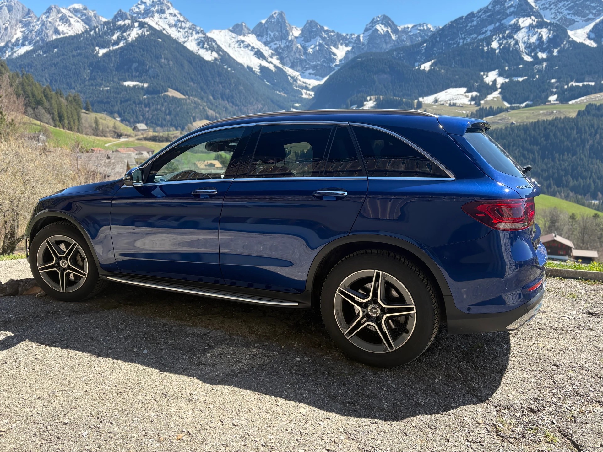 MERCEDES-BENZ GLC 300 AMG Line 4Matic 9G-Tronic-image-3