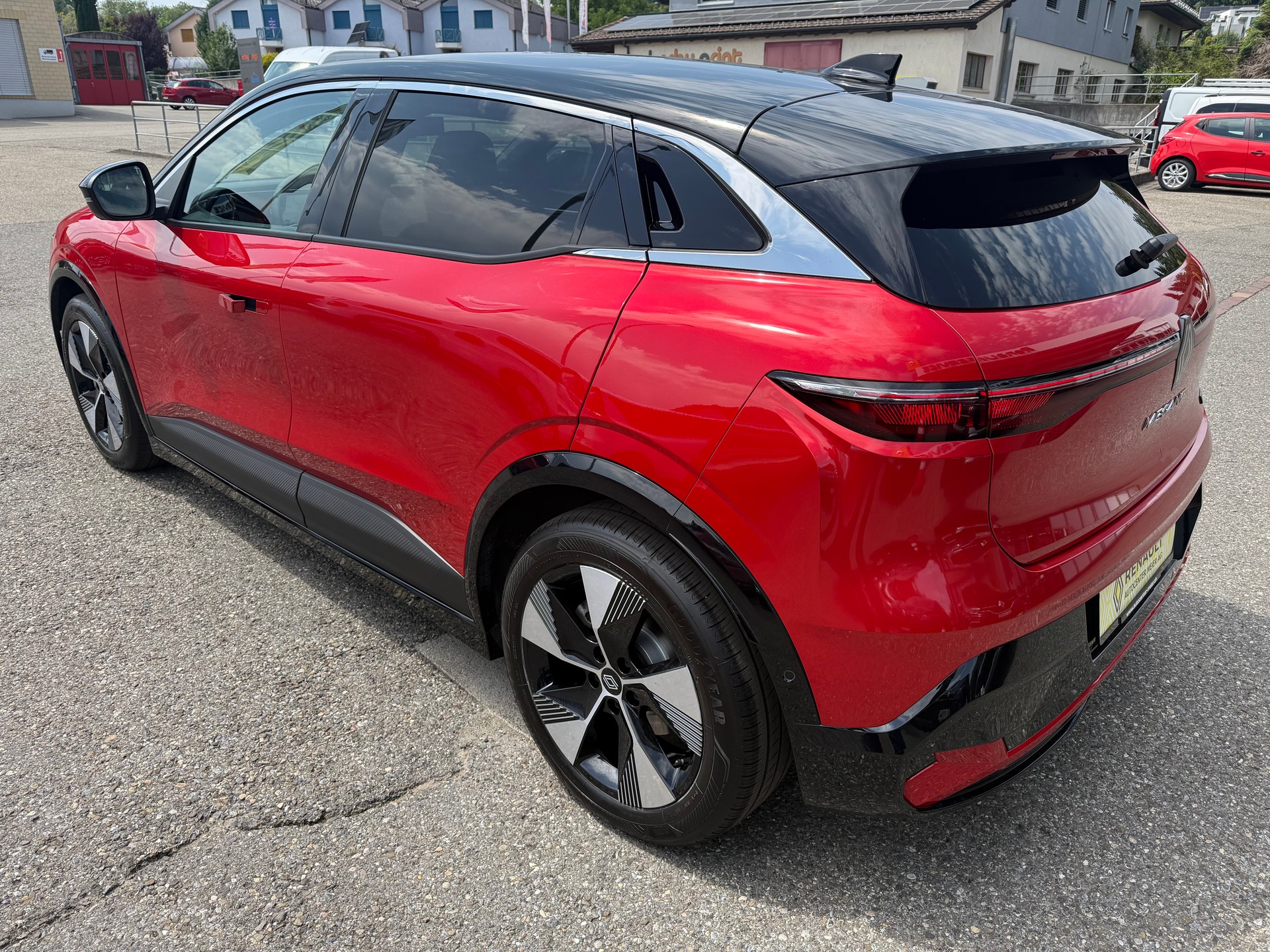 RENAULT Mégane E-TECH EV60 Iconic-showroom-element-3