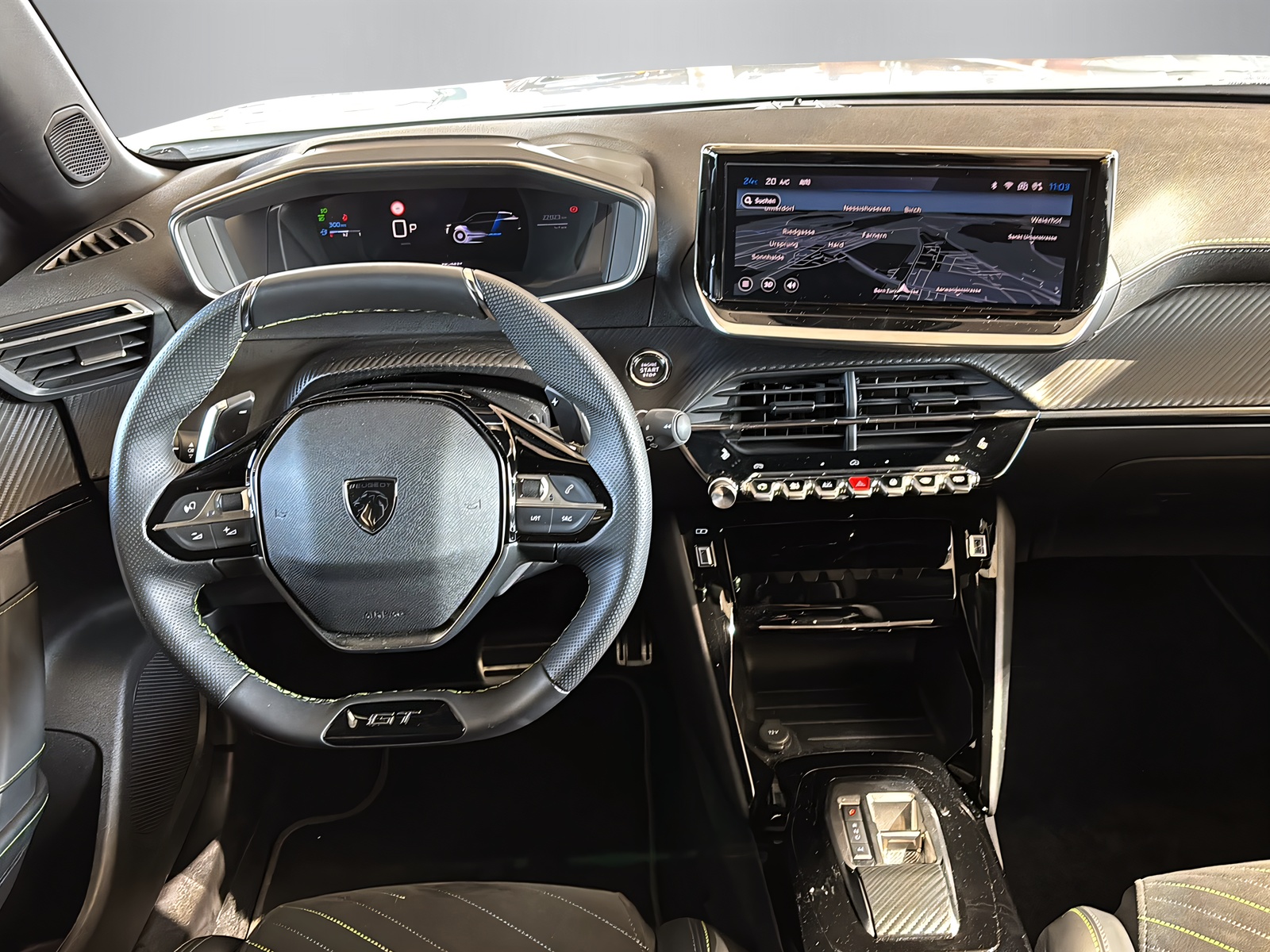PEUGEOT 2008 1.2 Hybrid 145 GT-image-4