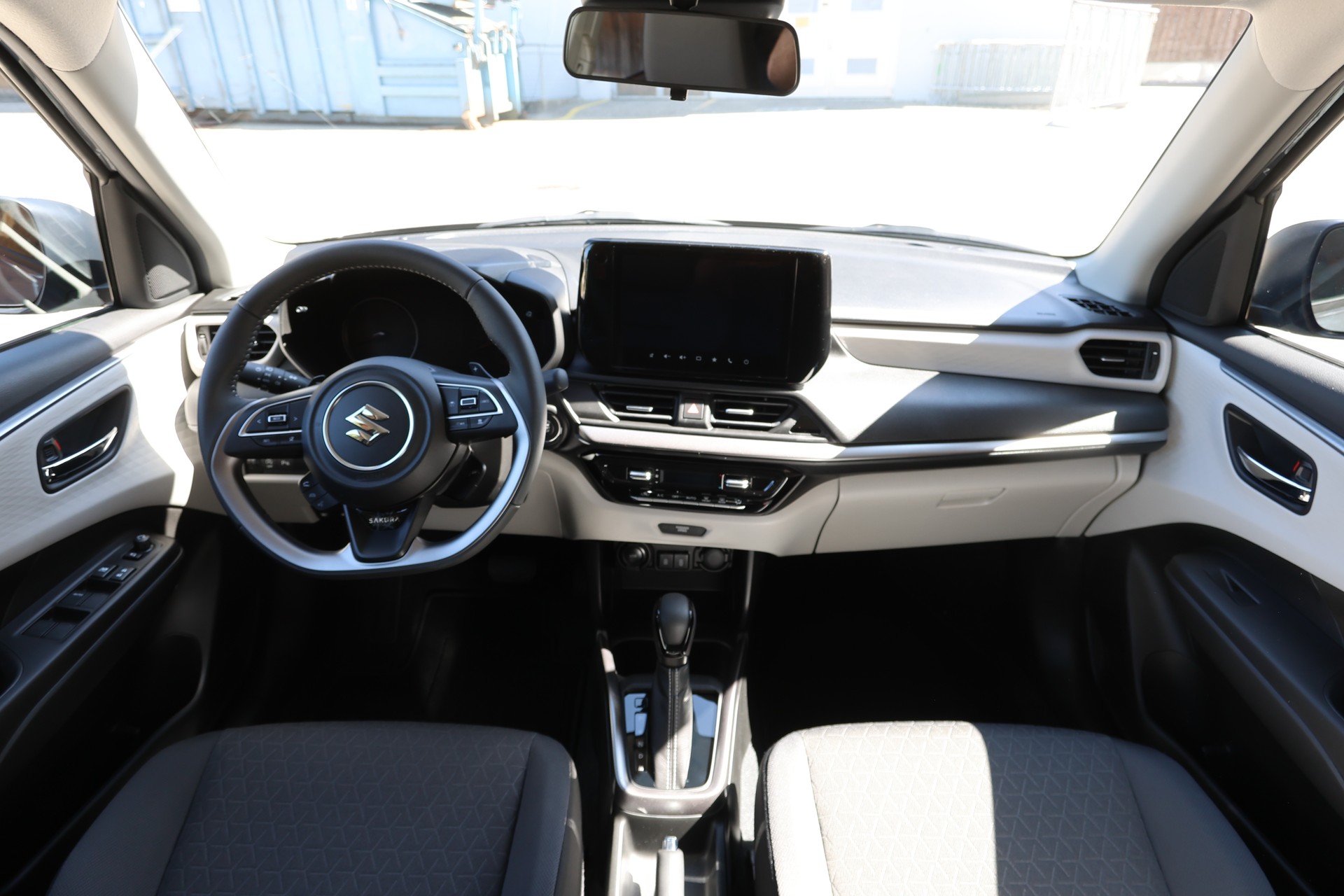 SUZUKI Swift 1.2 Sakura Top Hybrid Automat-image-3