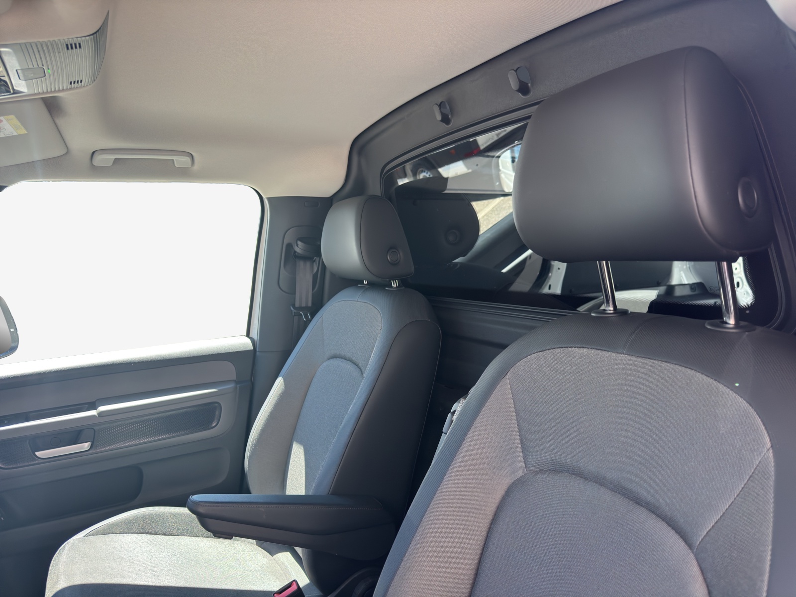 VW ID. Buzz Cargo Pro 4Motion-image-8