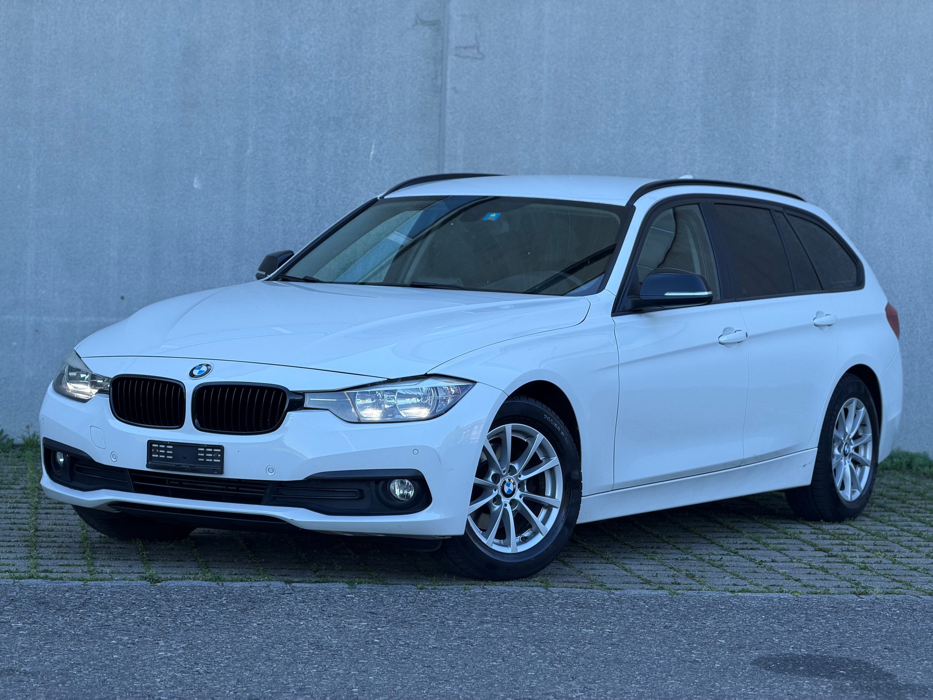 BMW 316d Touring Business Steptronic-image-0