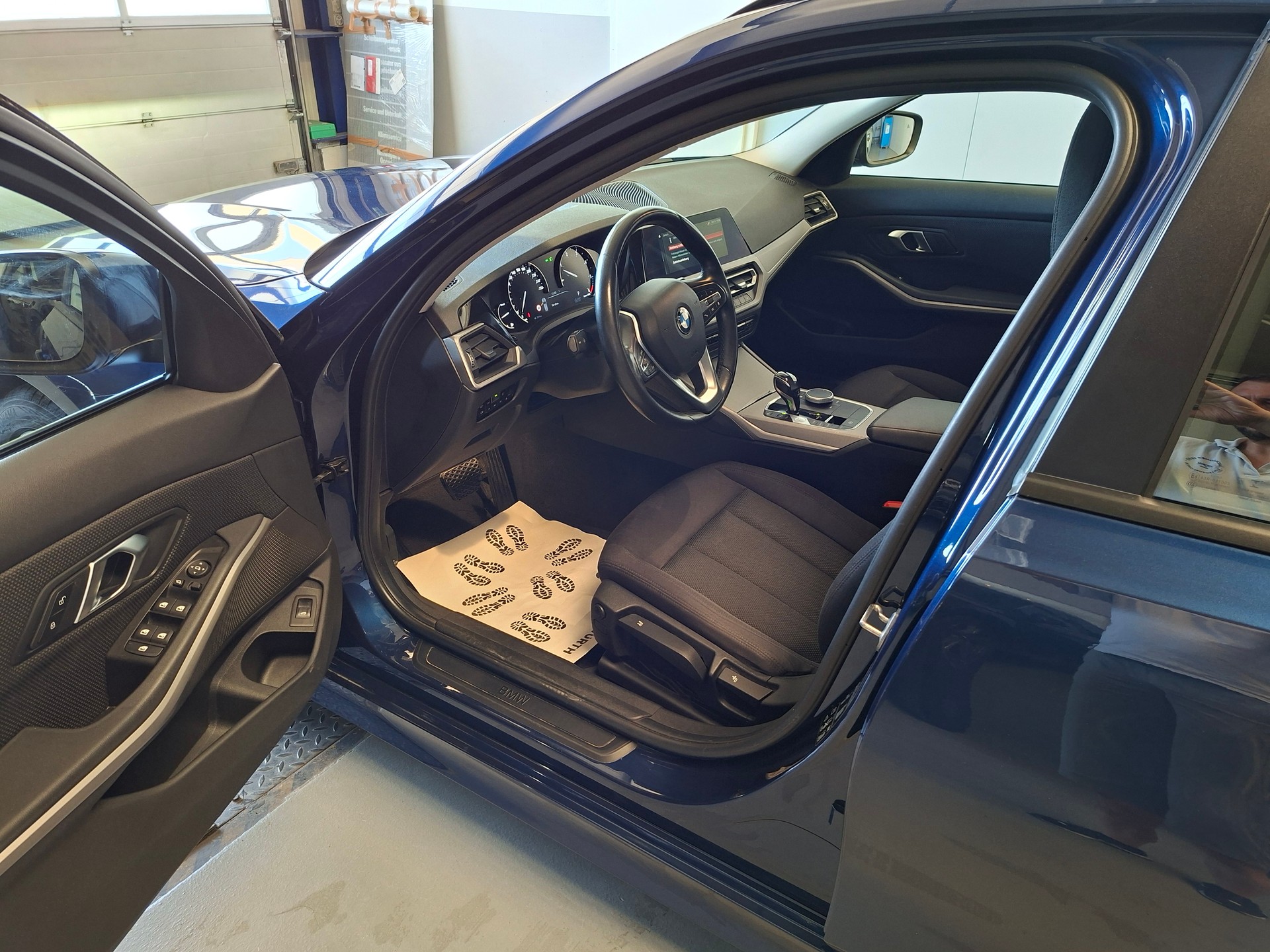 BMW 320d xDrive Touring Steptronic-image-7