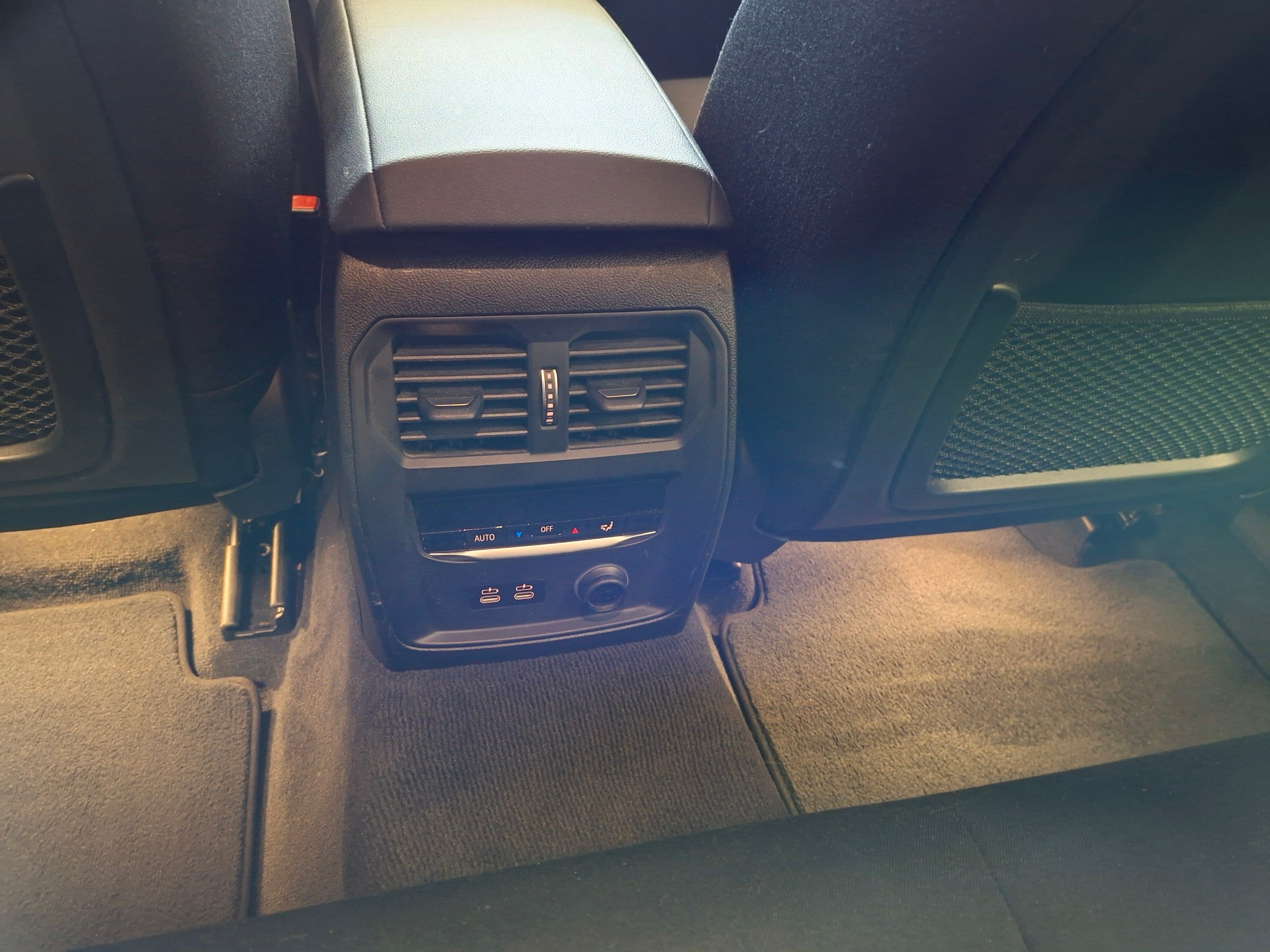 BMW 320d xDrive Touring Steptronic-image-13