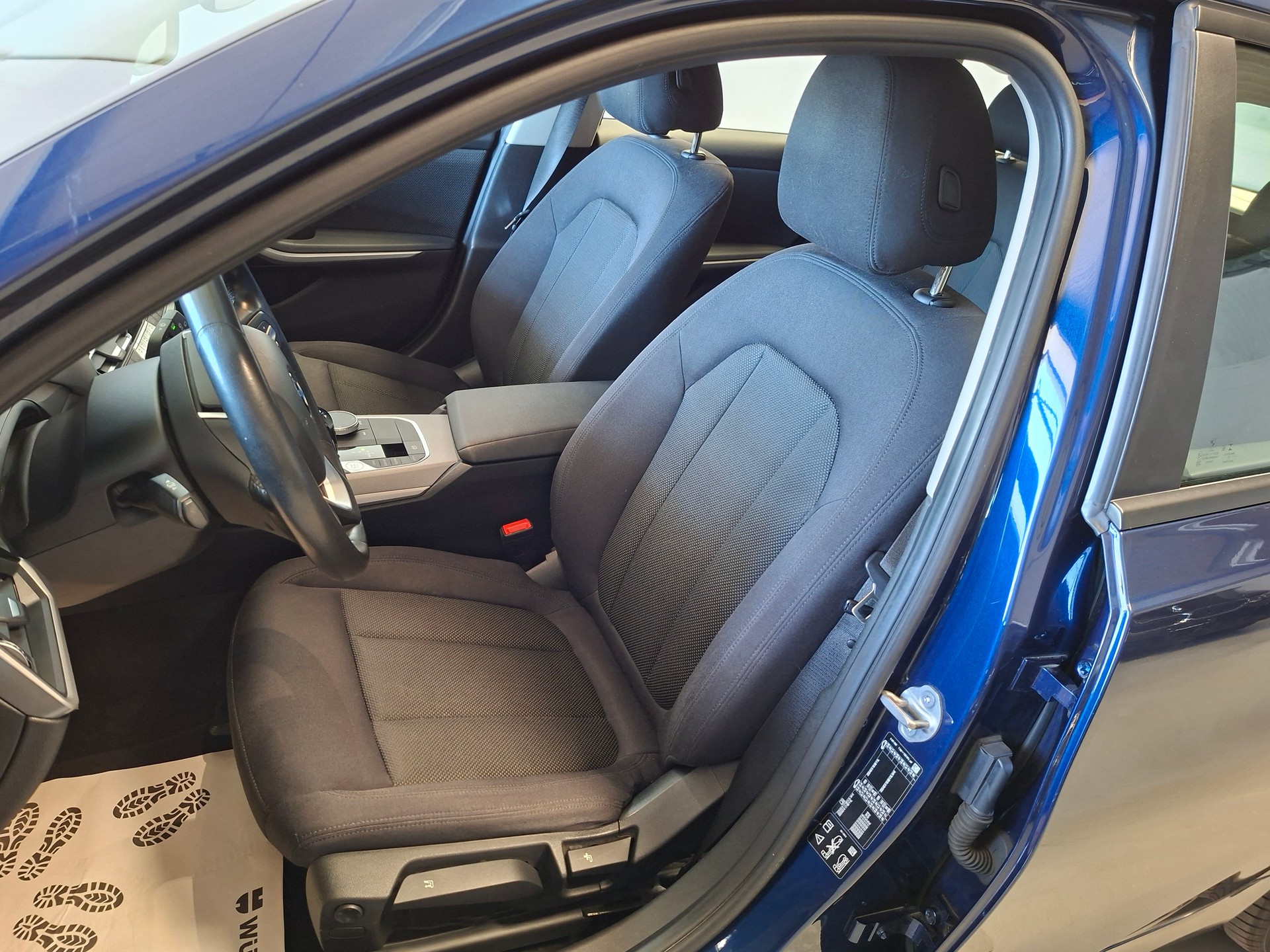 BMW 320d xDrive Touring Steptronic-image-8