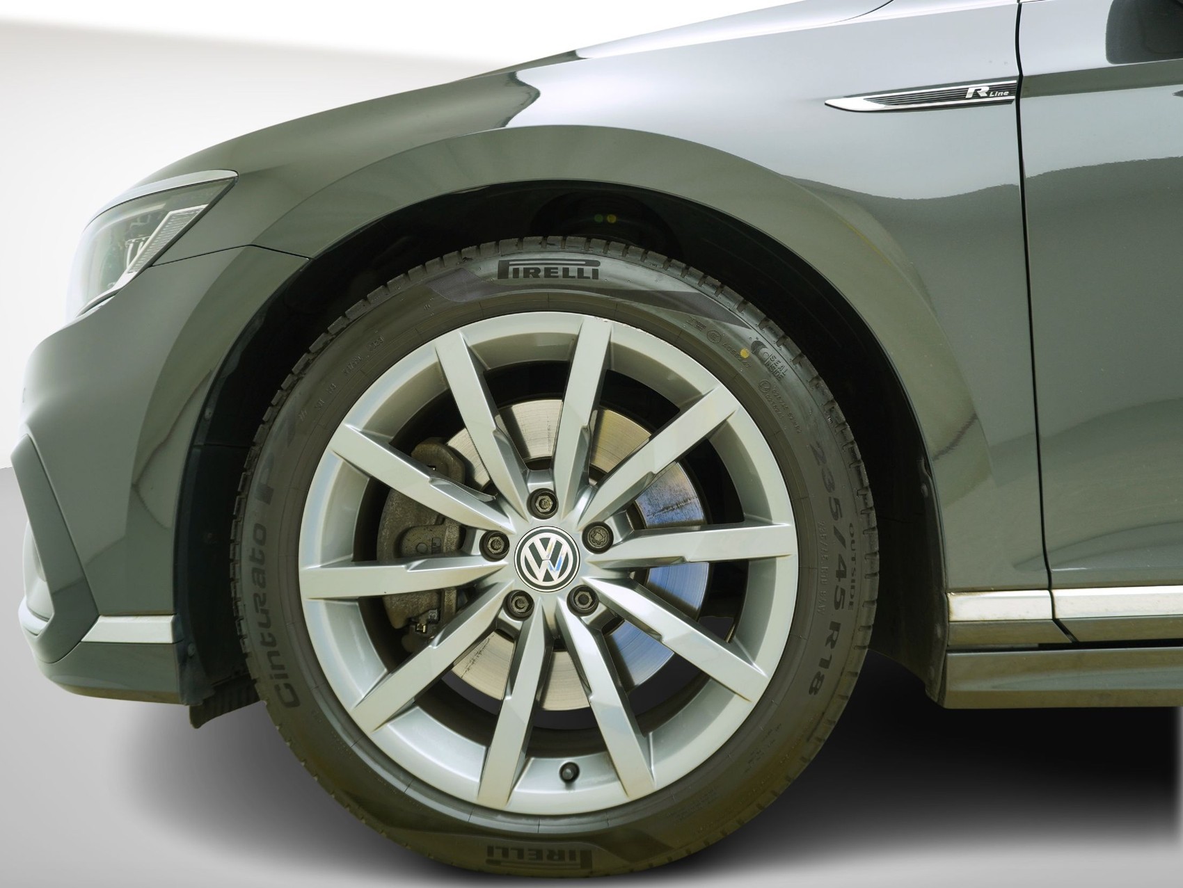 VW Passat Variant 2.0 TDI DSG R-Line 4Motion-image-6