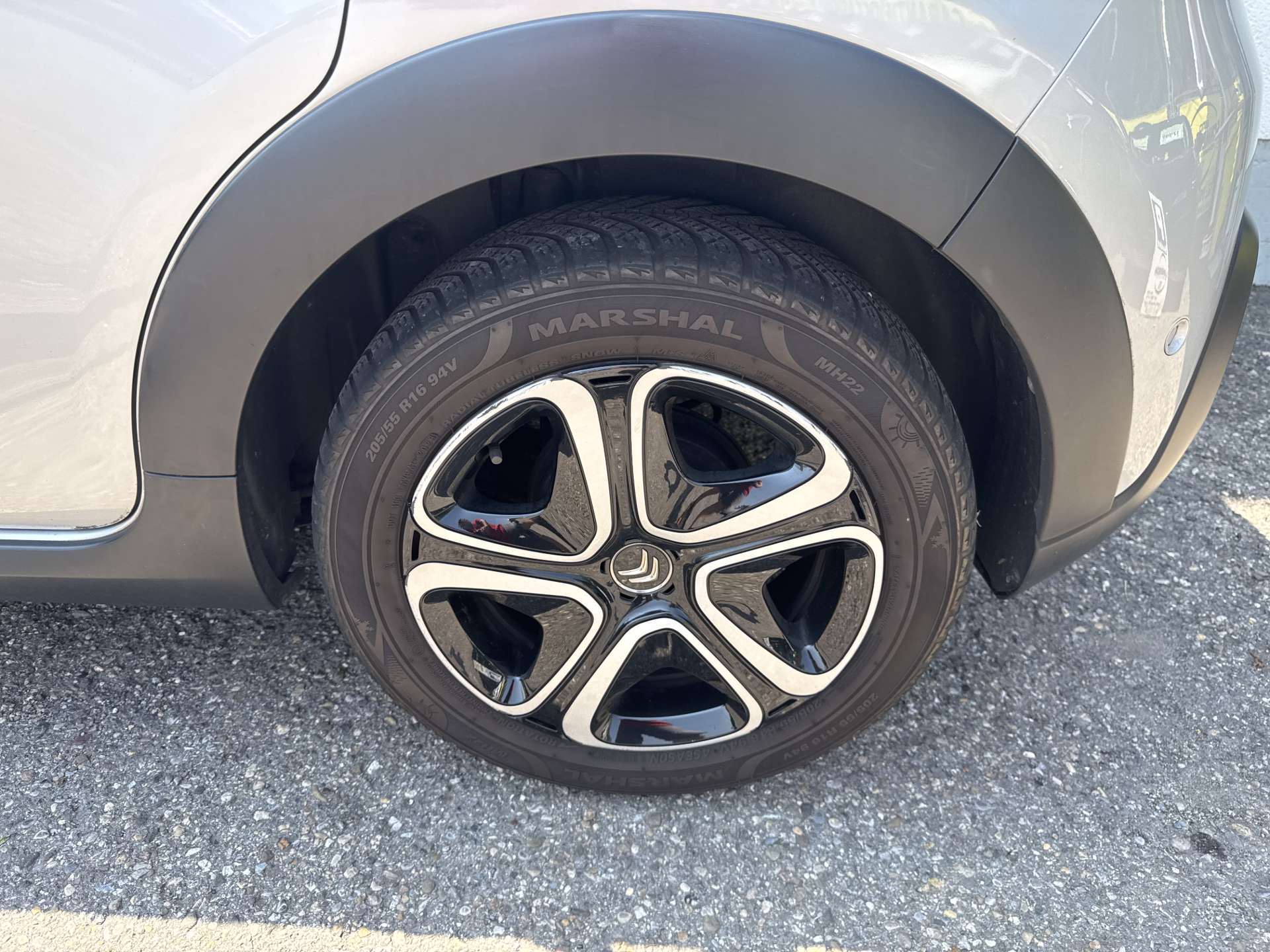 CITROEN C3 1.2i PureTech Shine-image-9