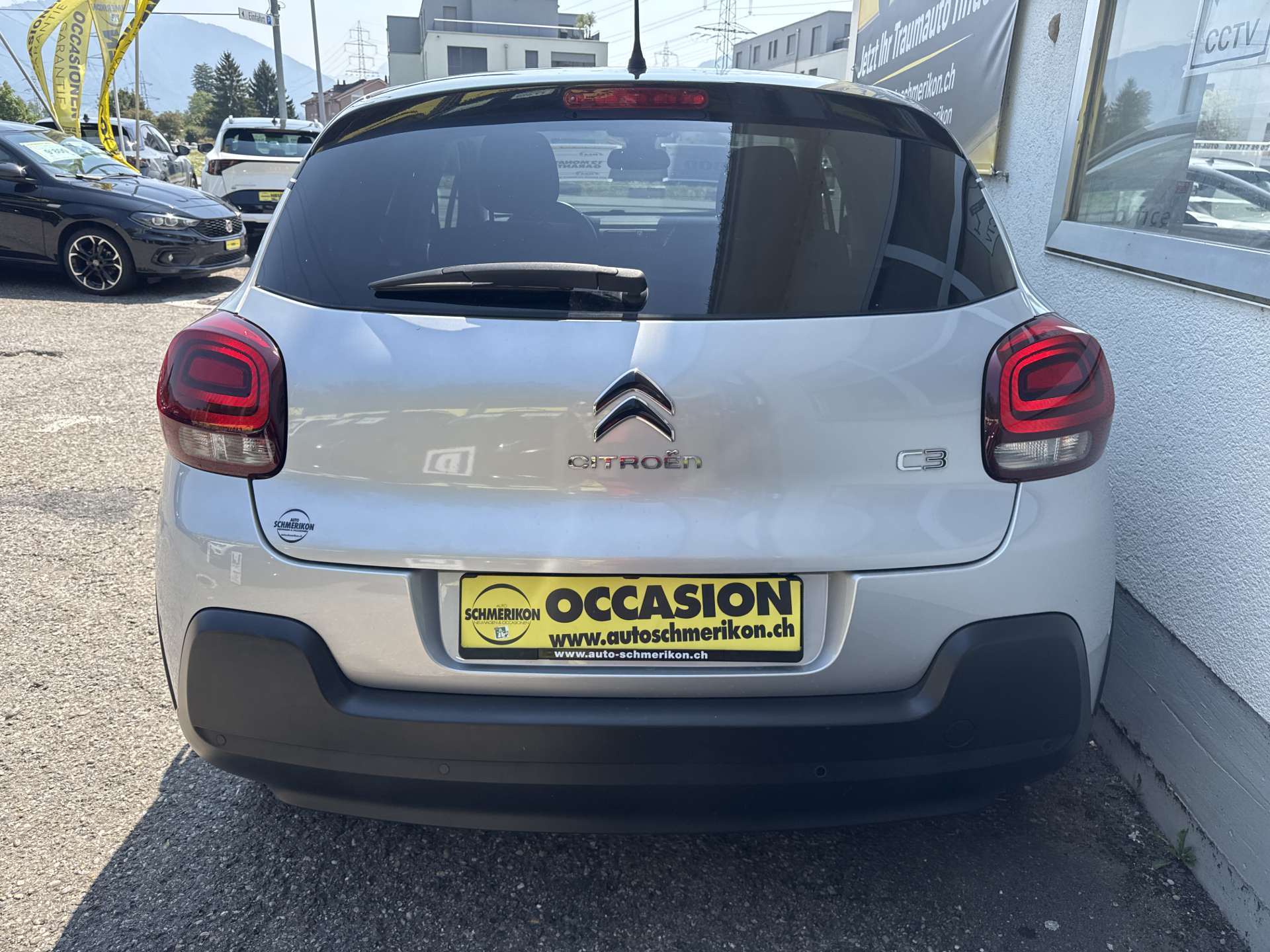 CITROEN C3 1.2i PureTech Shine-image-3