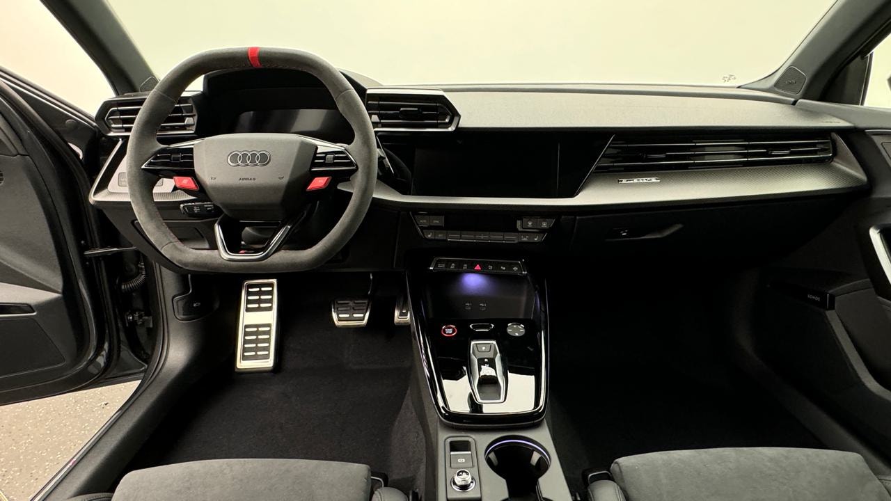 AUDI RS3 Sportback 2.5 TSI quattro S-tronic-image-5