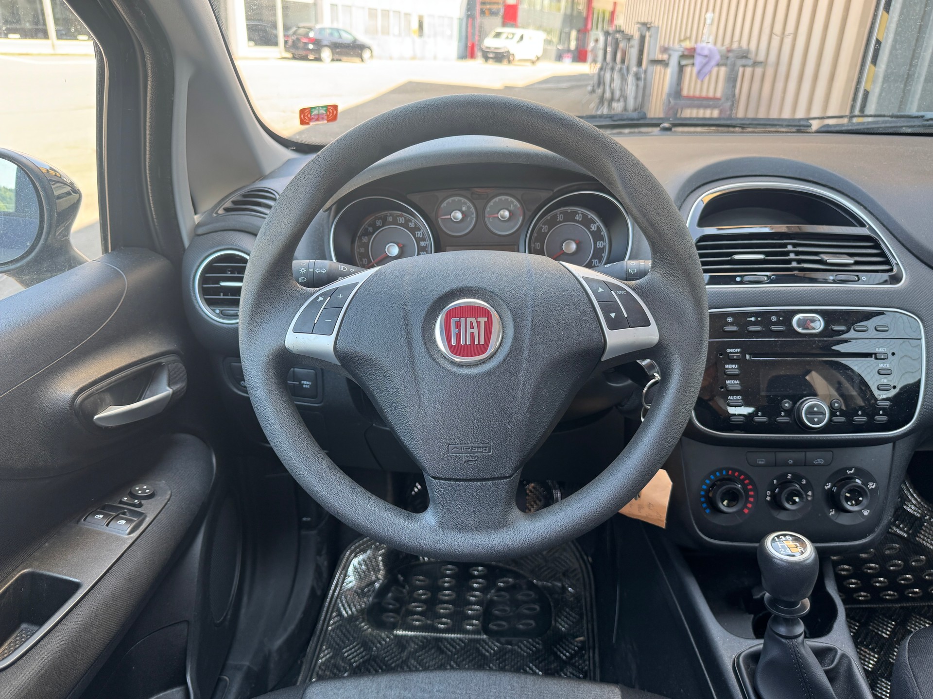 FIAT Punto 1.2 Pop Star-image-10